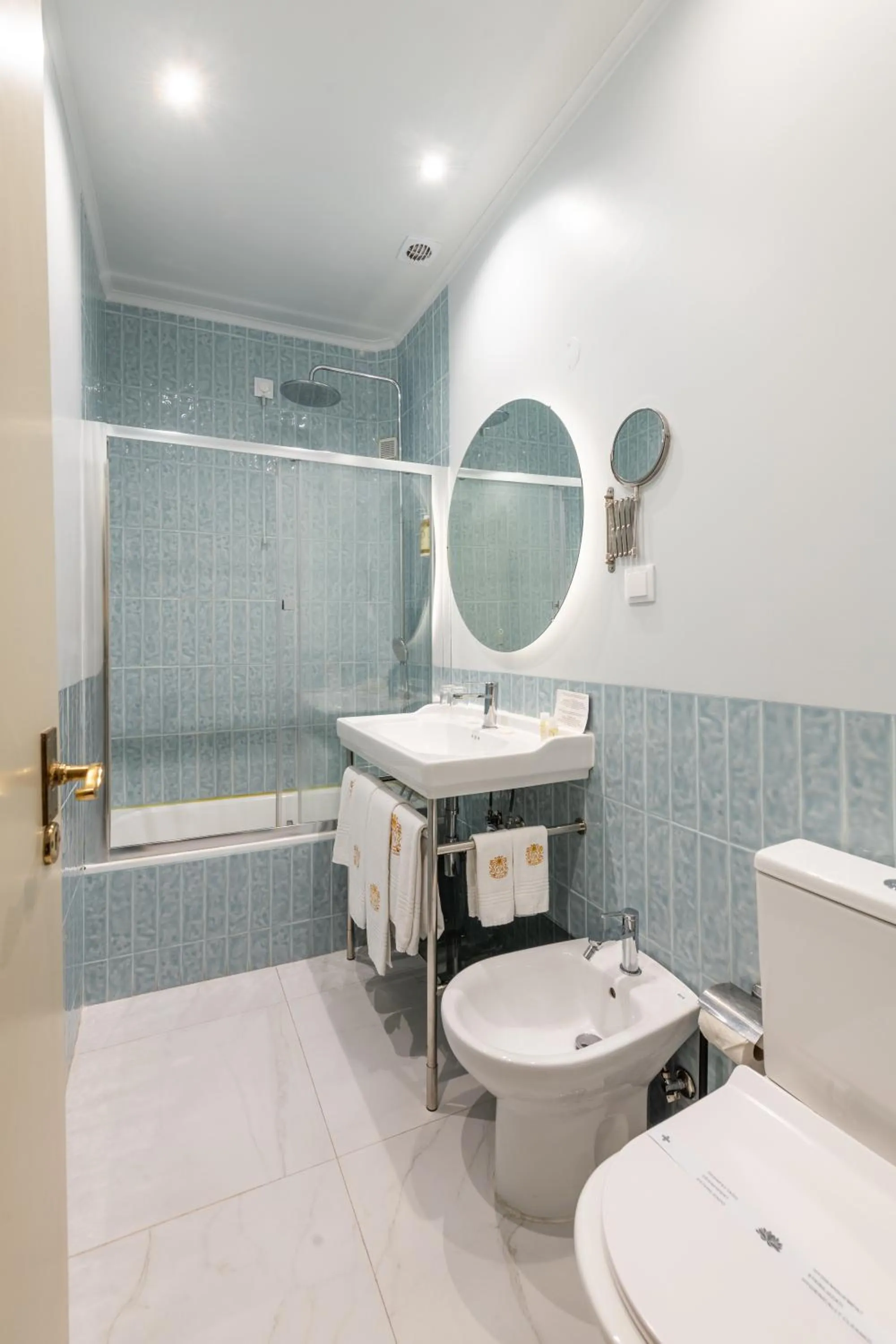 Bathroom in Casa de Sao Mamede Hotel