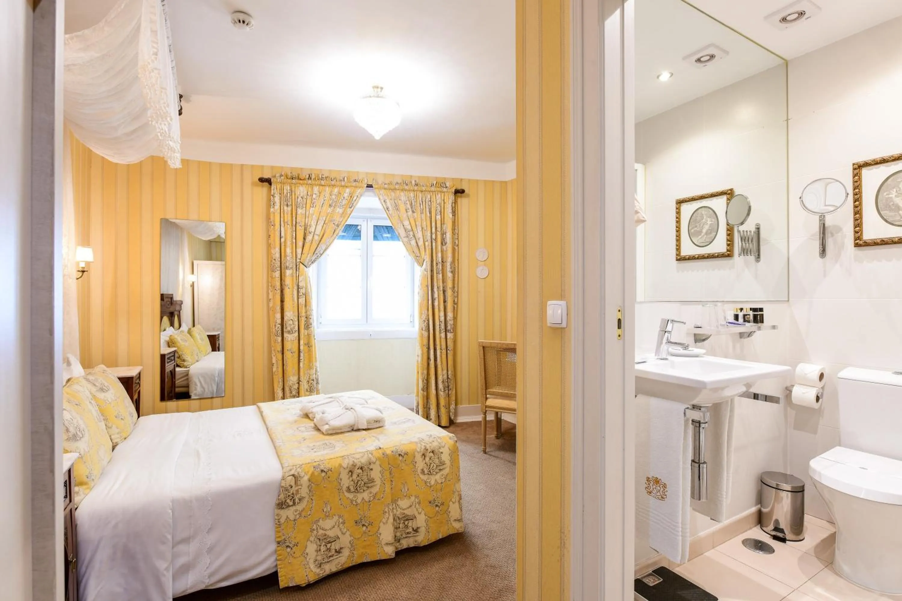 Bedroom, Bed in Casa de Sao Mamede Hotel