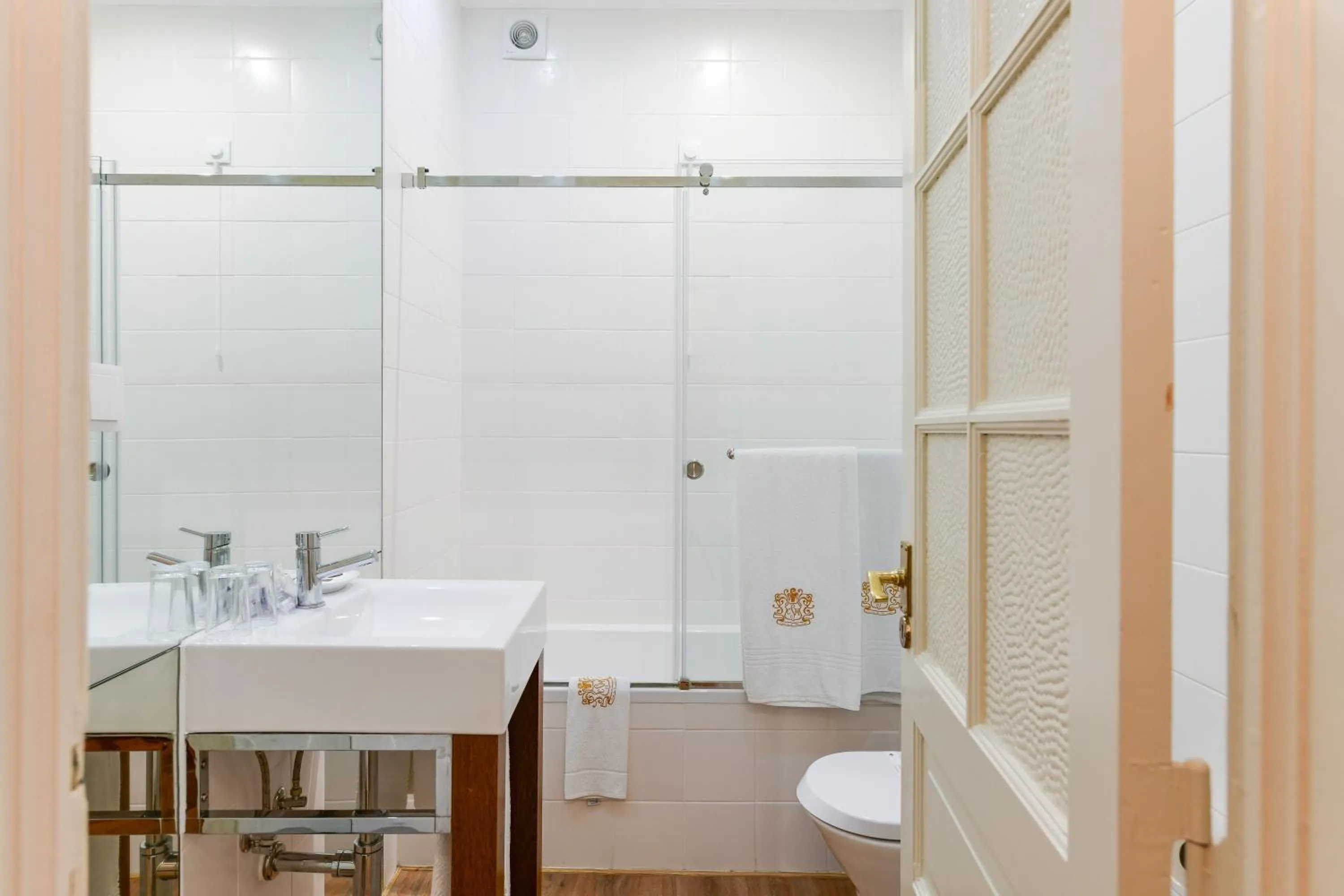 Bathroom in Casa de Sao Mamede Hotel