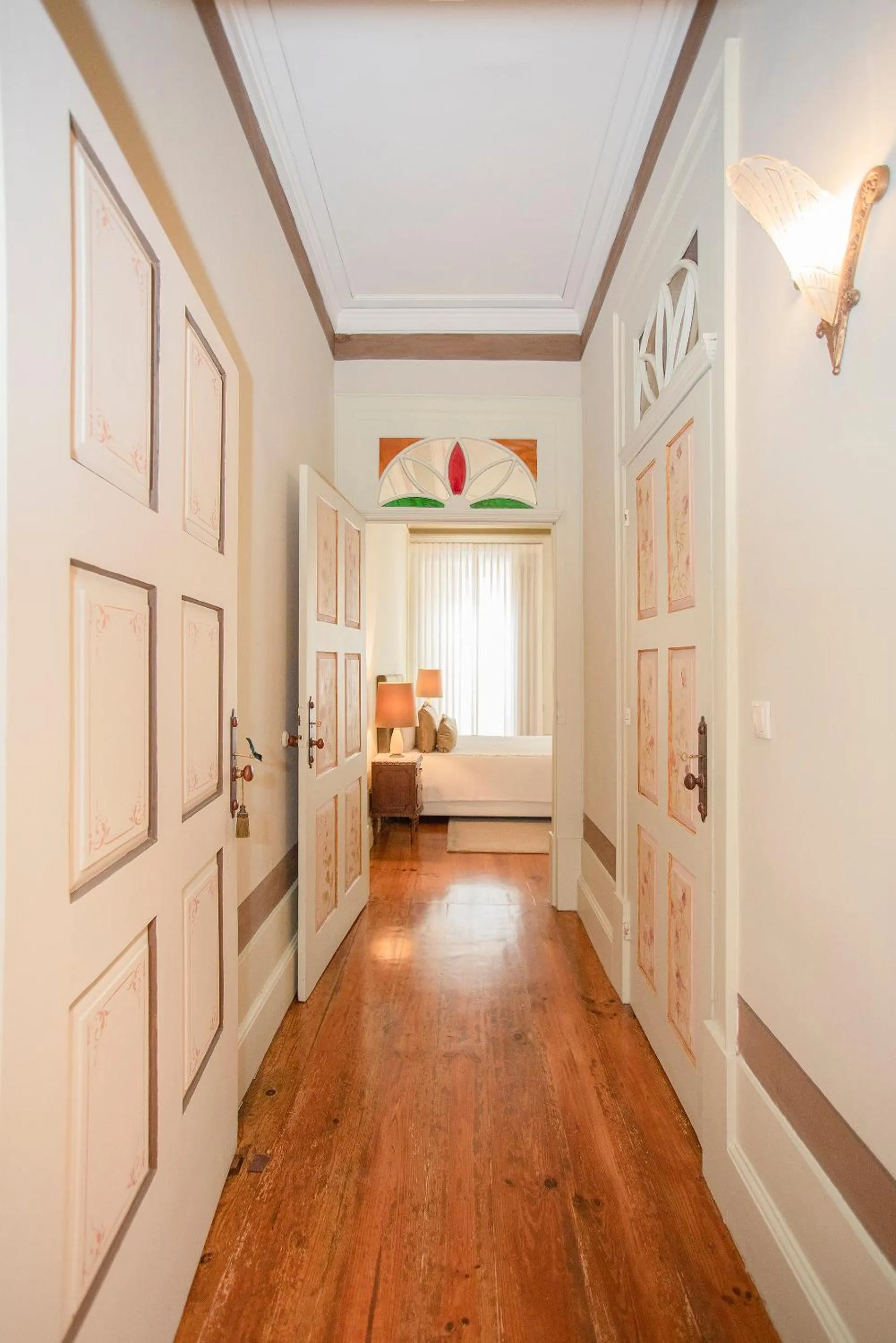 Photo of the whole room, Bed in Palace Museum & National Monument - Espaço Palmeiras