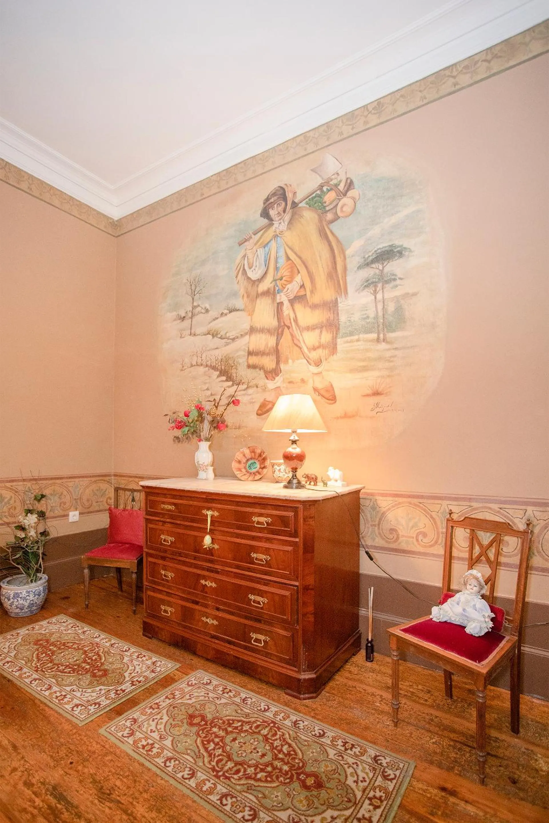 Decorative detail in Palace Museum & National Monument - Espaço Palmeiras