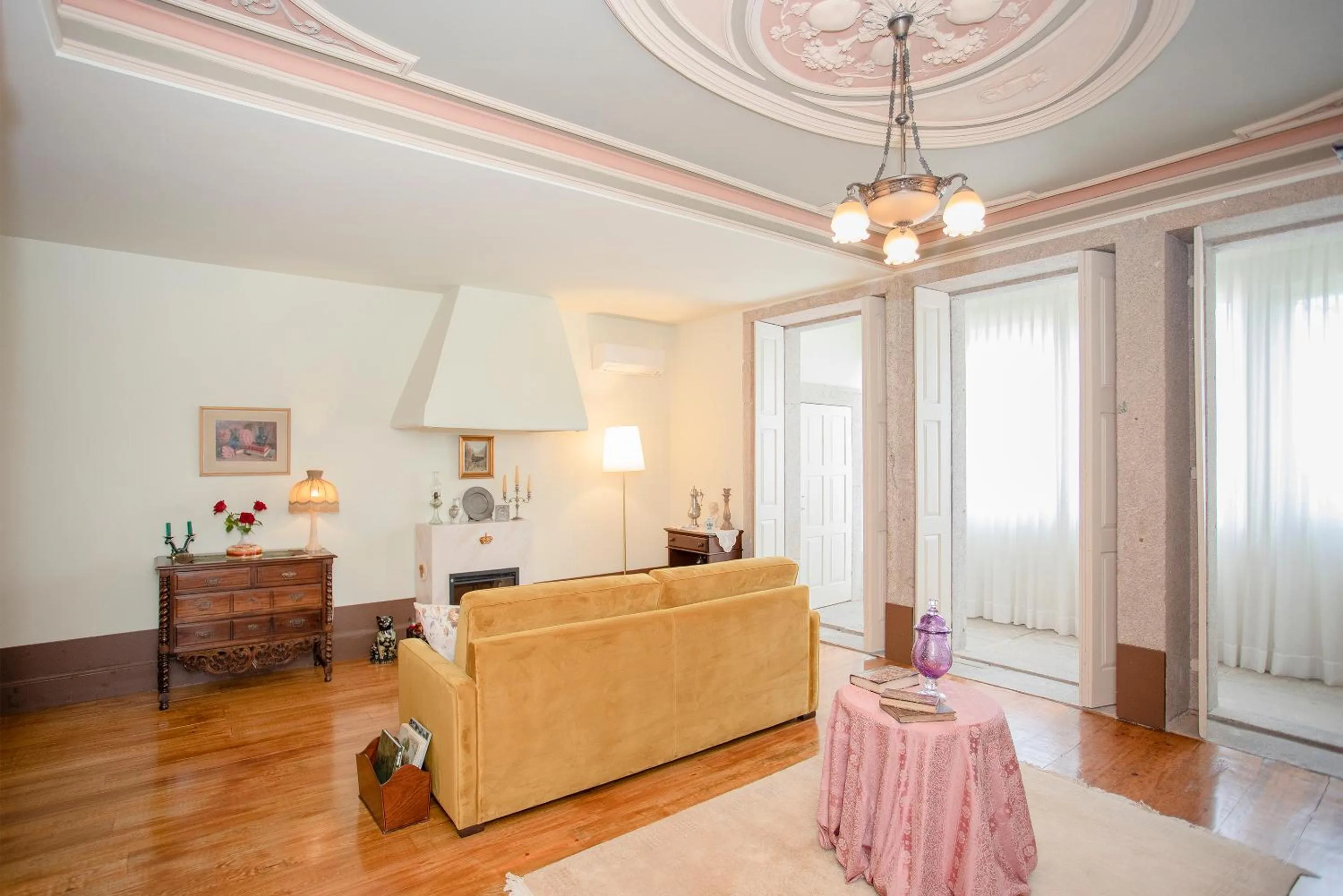 Living room in Palace Museum & National Monument - Espaço Palmeiras