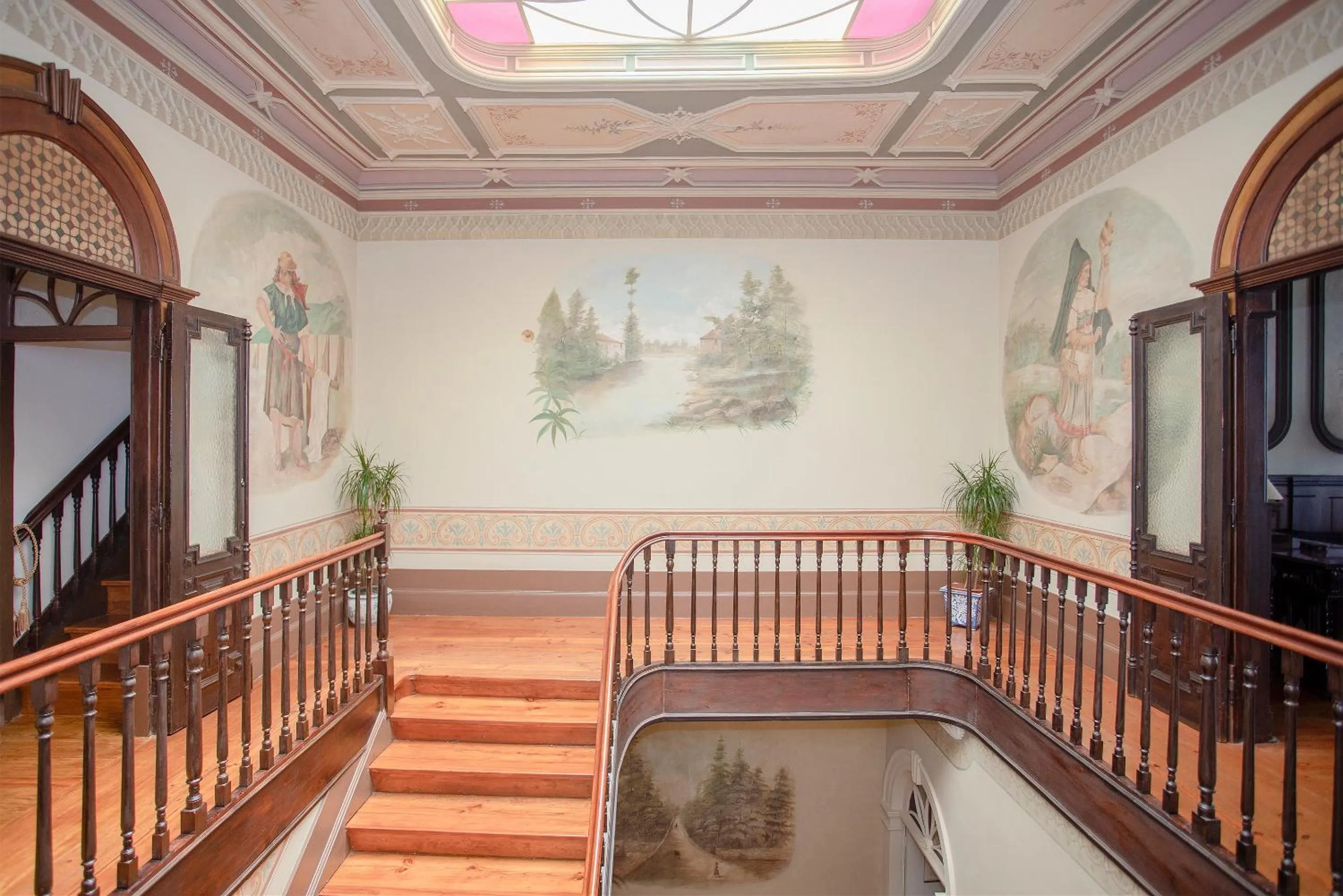 Area and facilities in Palace Museum & National Monument - Espaço Palmeiras