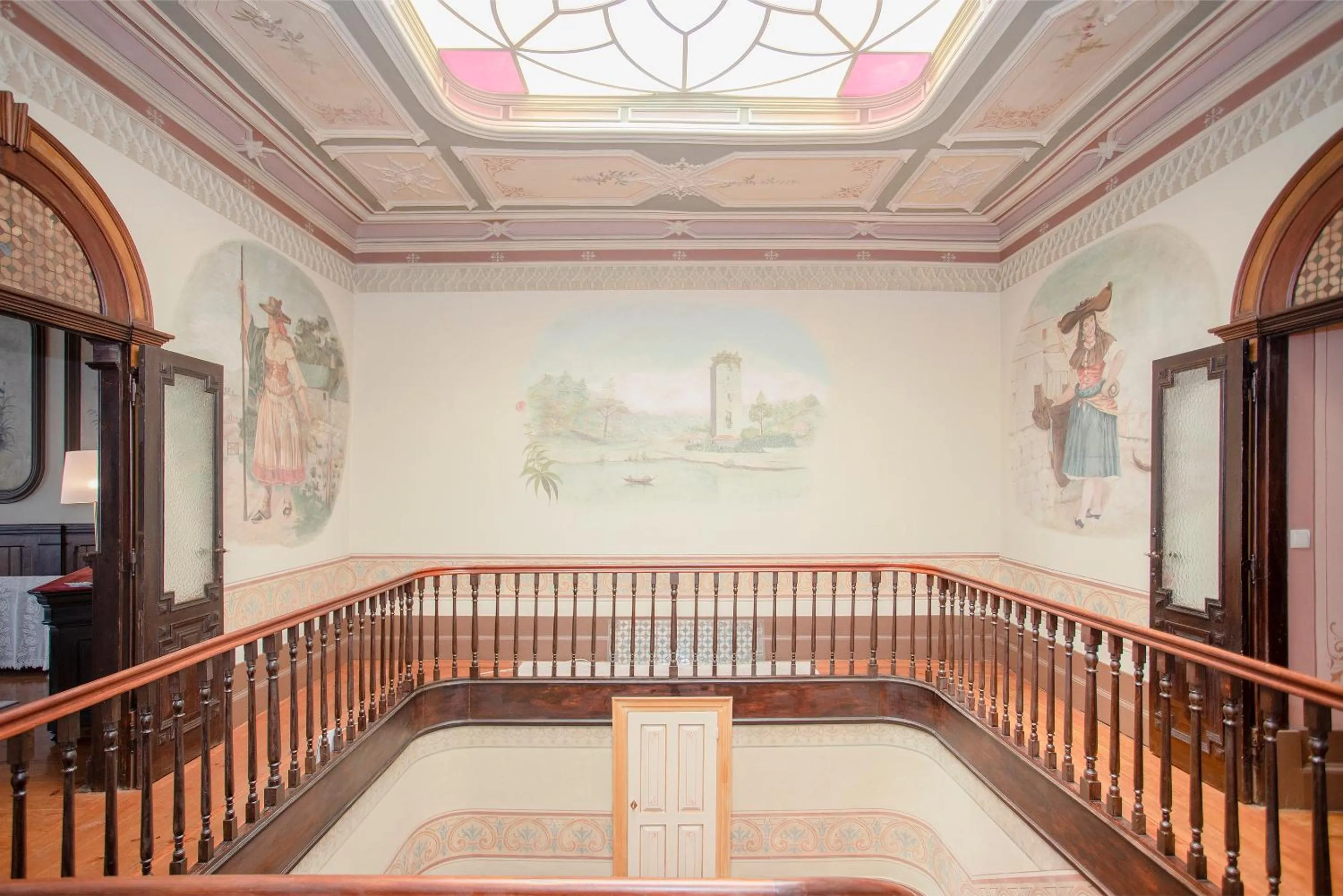 Area and facilities in Palace Museum & National Monument - Espaço Palmeiras