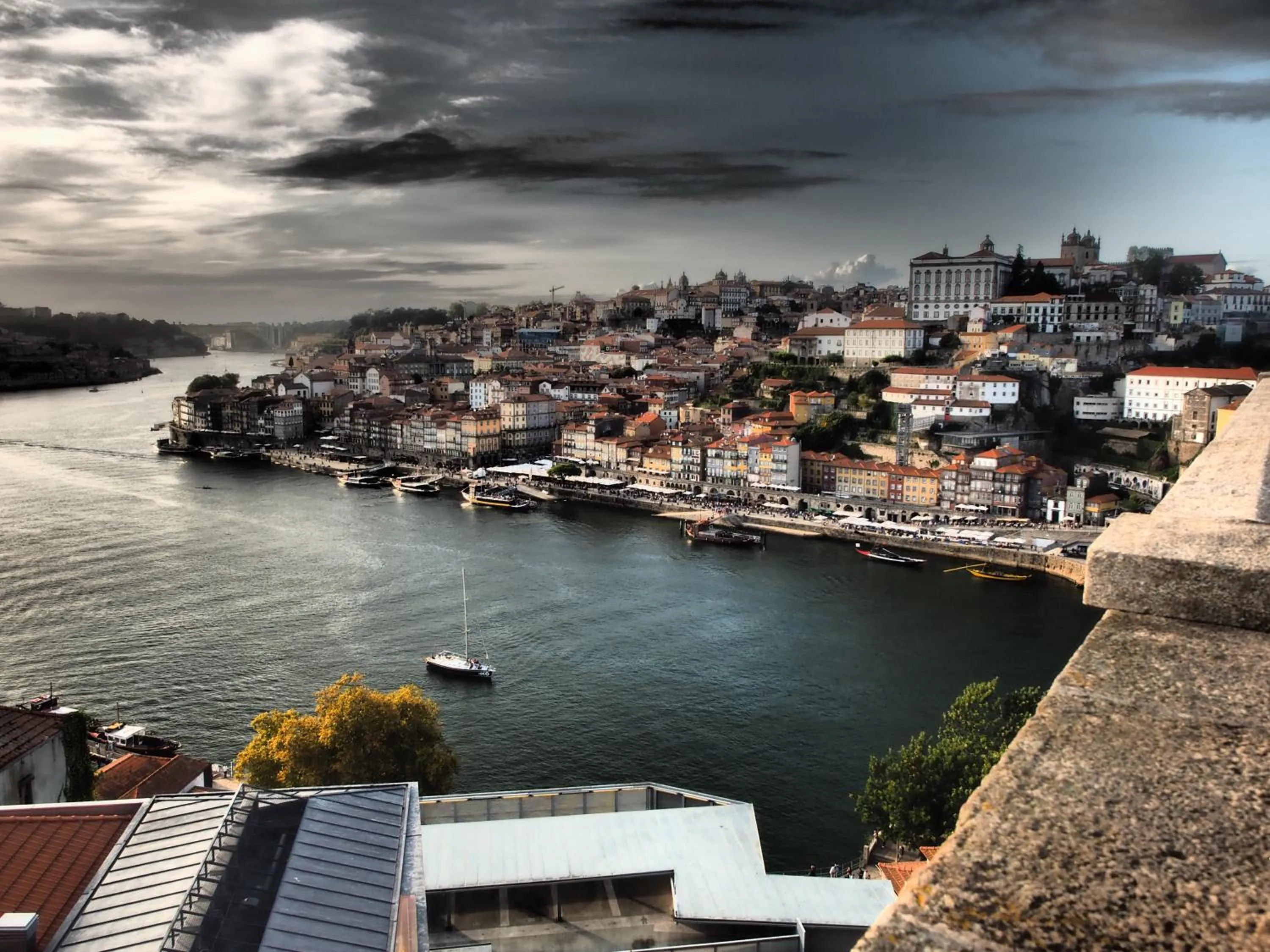 Nearby landmark in Palace Museum & National Monument - Espaço Palmeiras