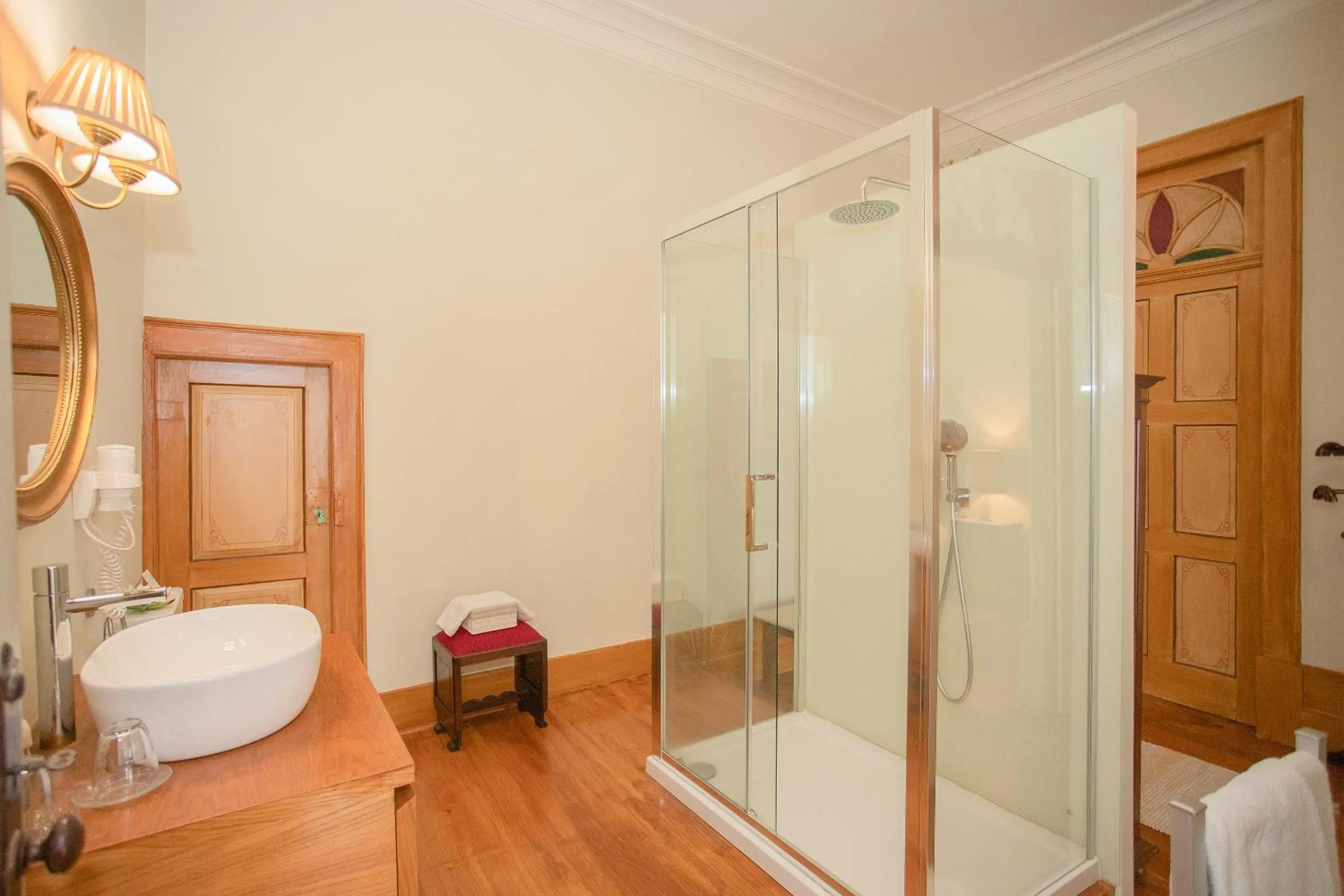 Shower in Palace Museum & National Monument - Espaço Palmeiras