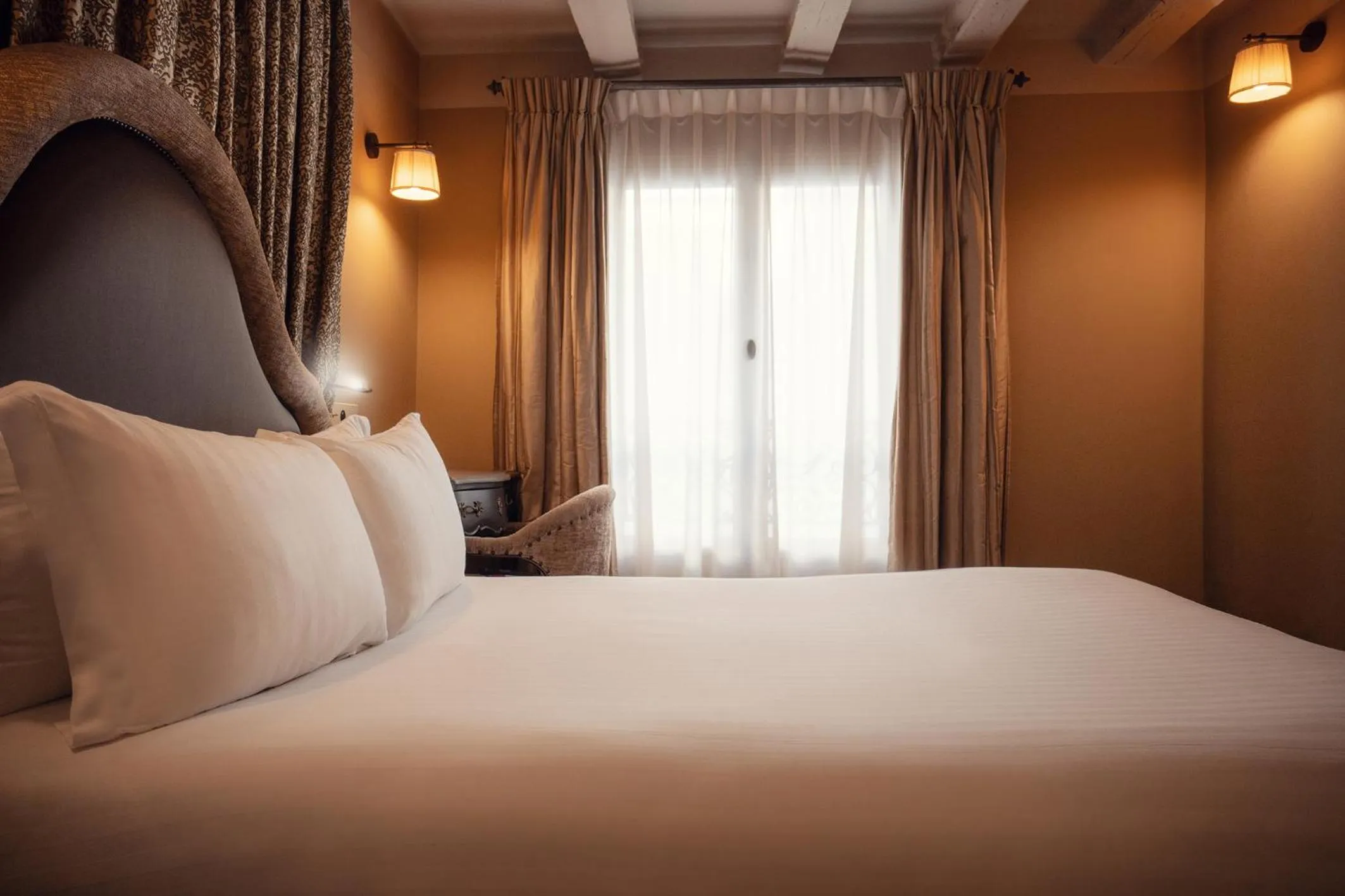 Photo of the whole room, Bed in Hotel Odeon Saint-Germain