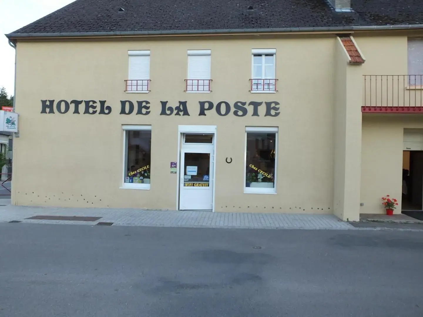 Hôtel de la Poste Chez Cécile Hôtel de la Poste Chez Cécile
