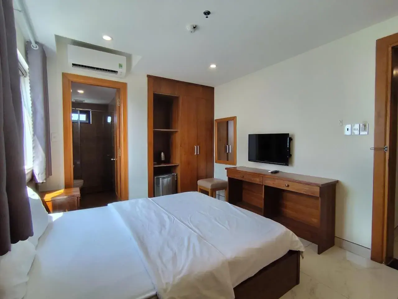 Deluxe Double Room with Sea View in HỒNG HẢI 2 HOTEL Deluxe Double Room with Sea View in HỒNG HẢI 2 HOTEL