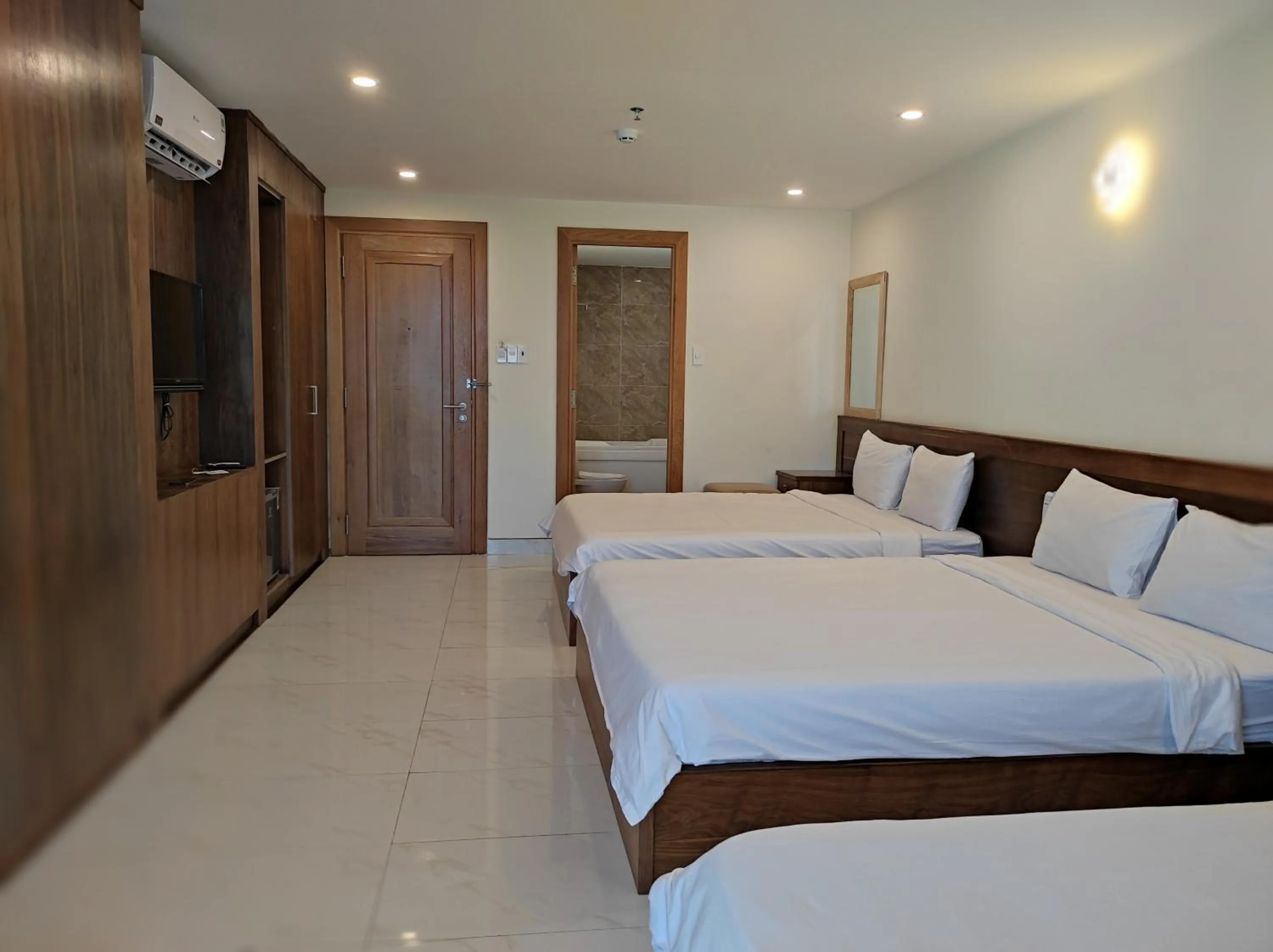 Photo of the whole room, Bed in HỒNG HẢI 2 HOTEL
