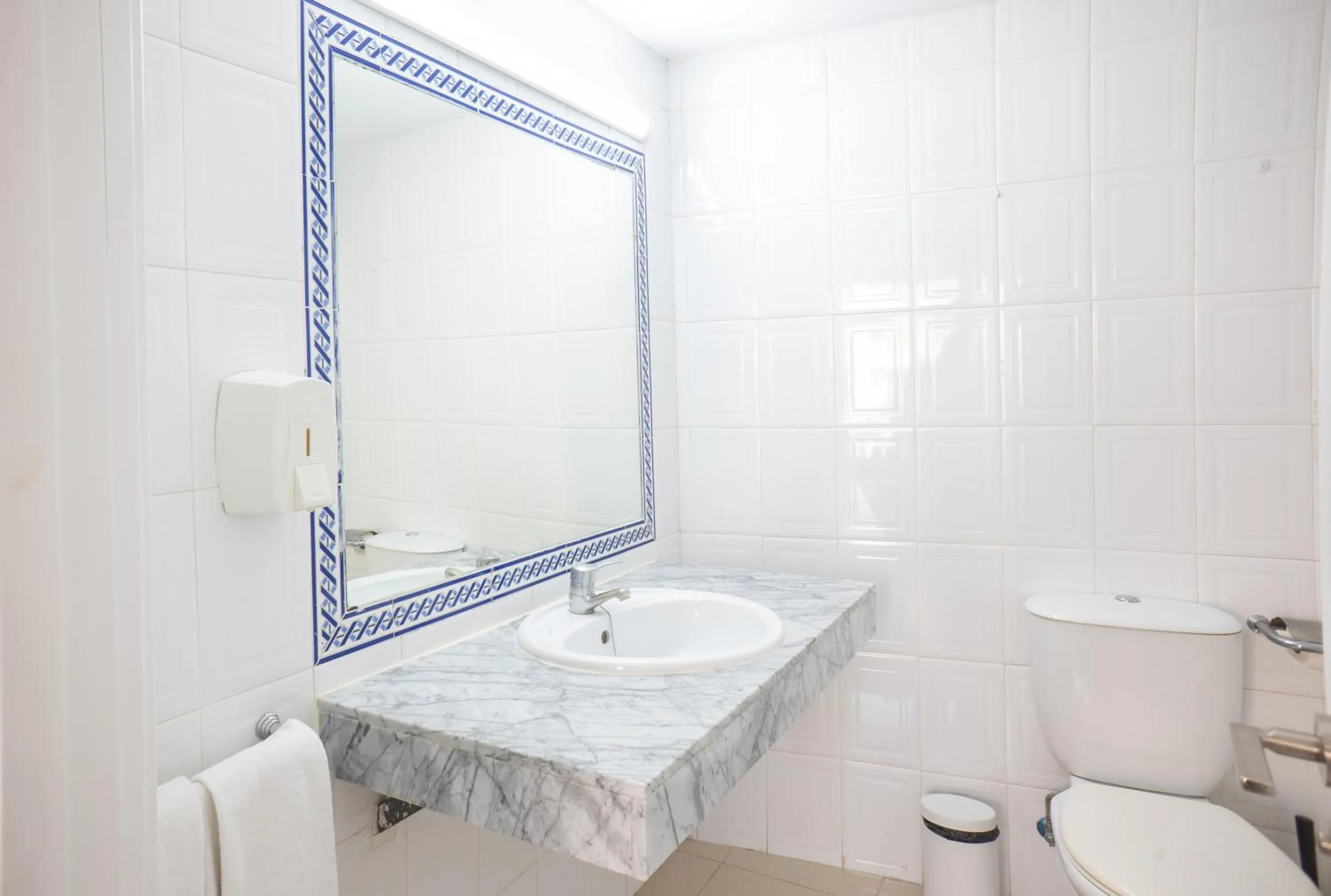 Bathroom in Apartamentos El Velero