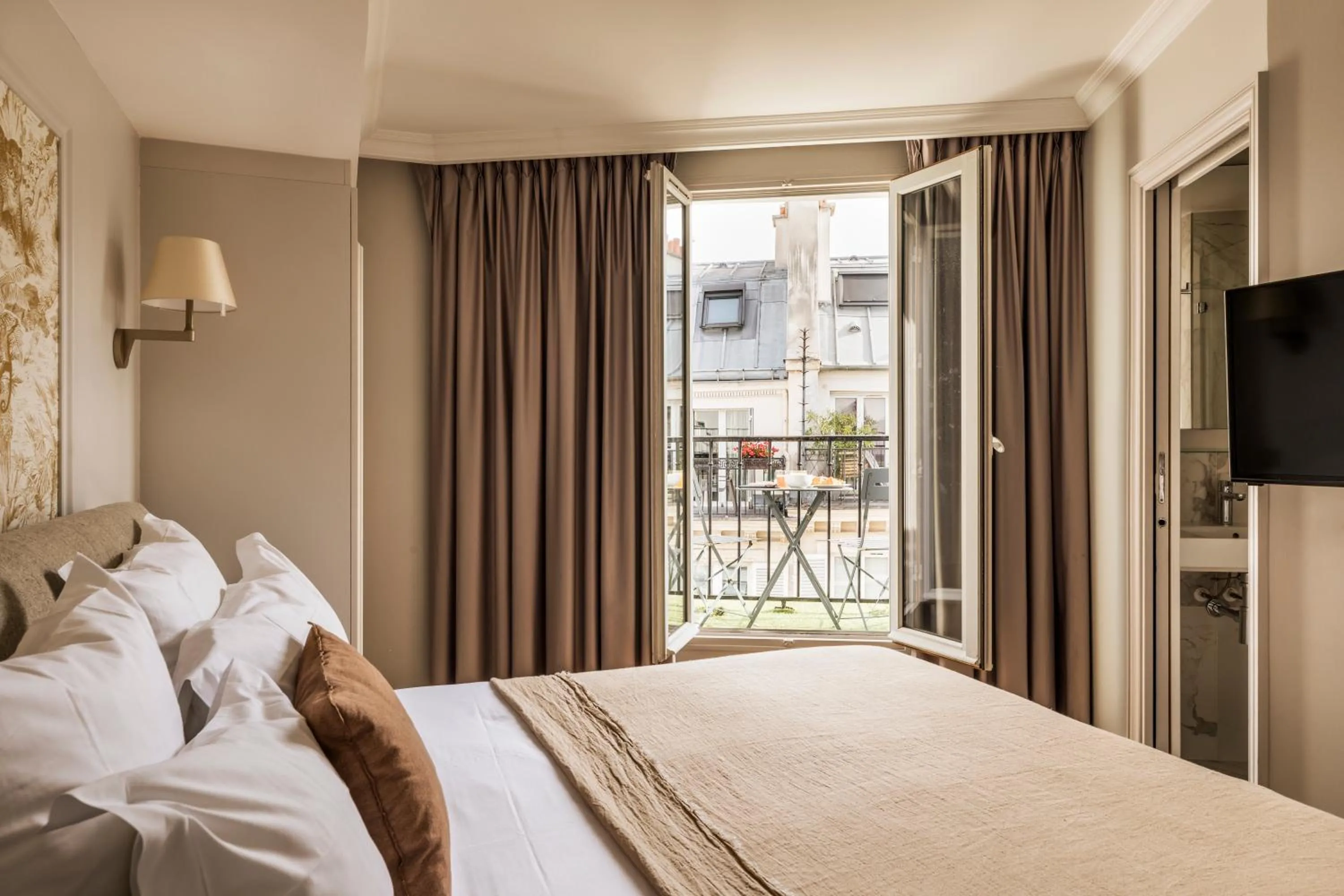 Bed in Hôtel Maison Pigalle