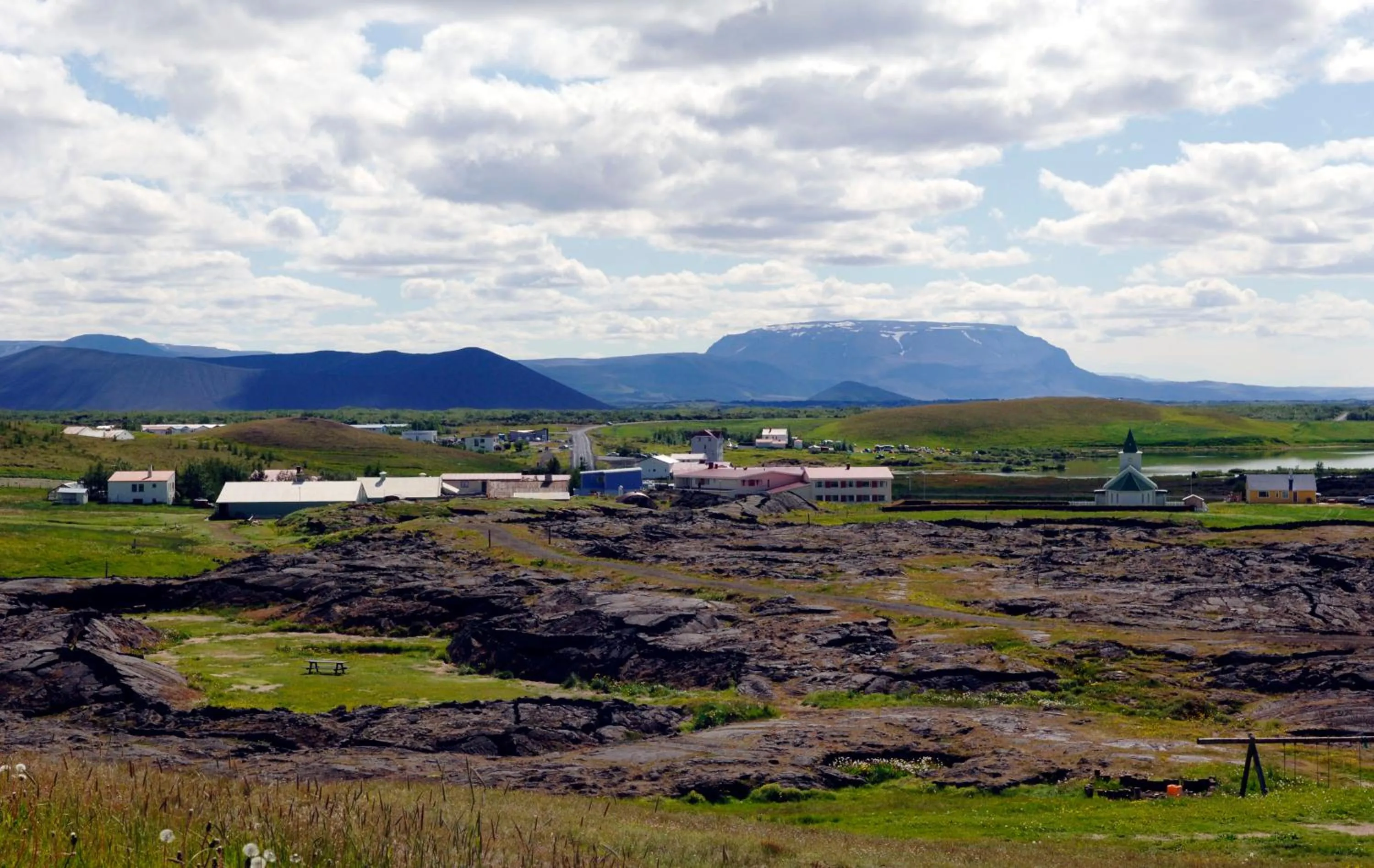 Area and facilities in Hlid Cottages