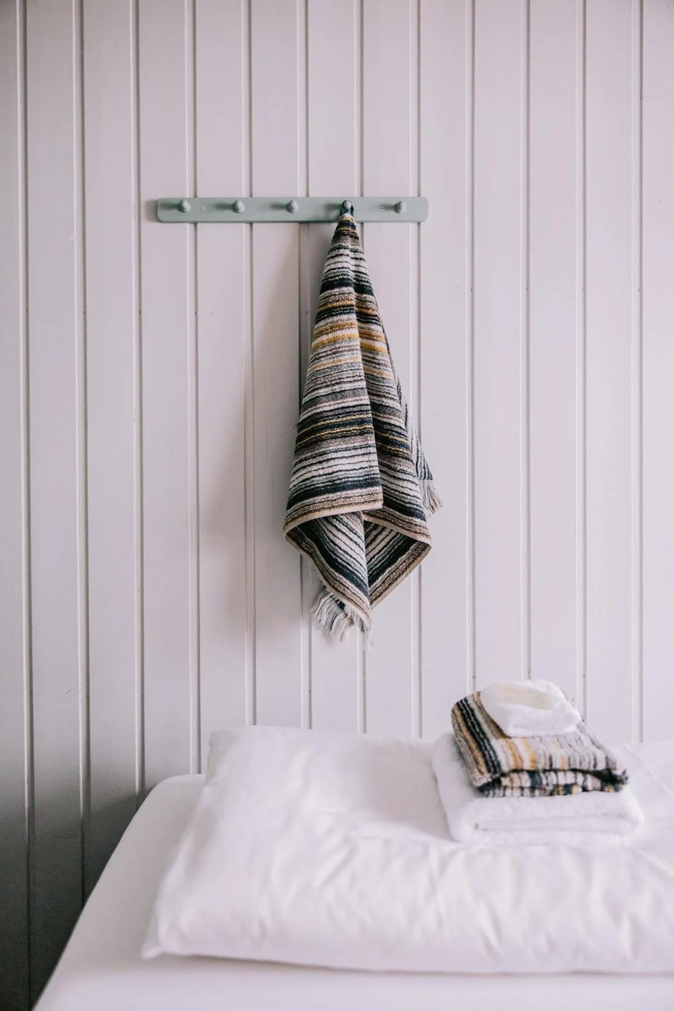 Photo of the whole room, Bed in Hlid Cottages