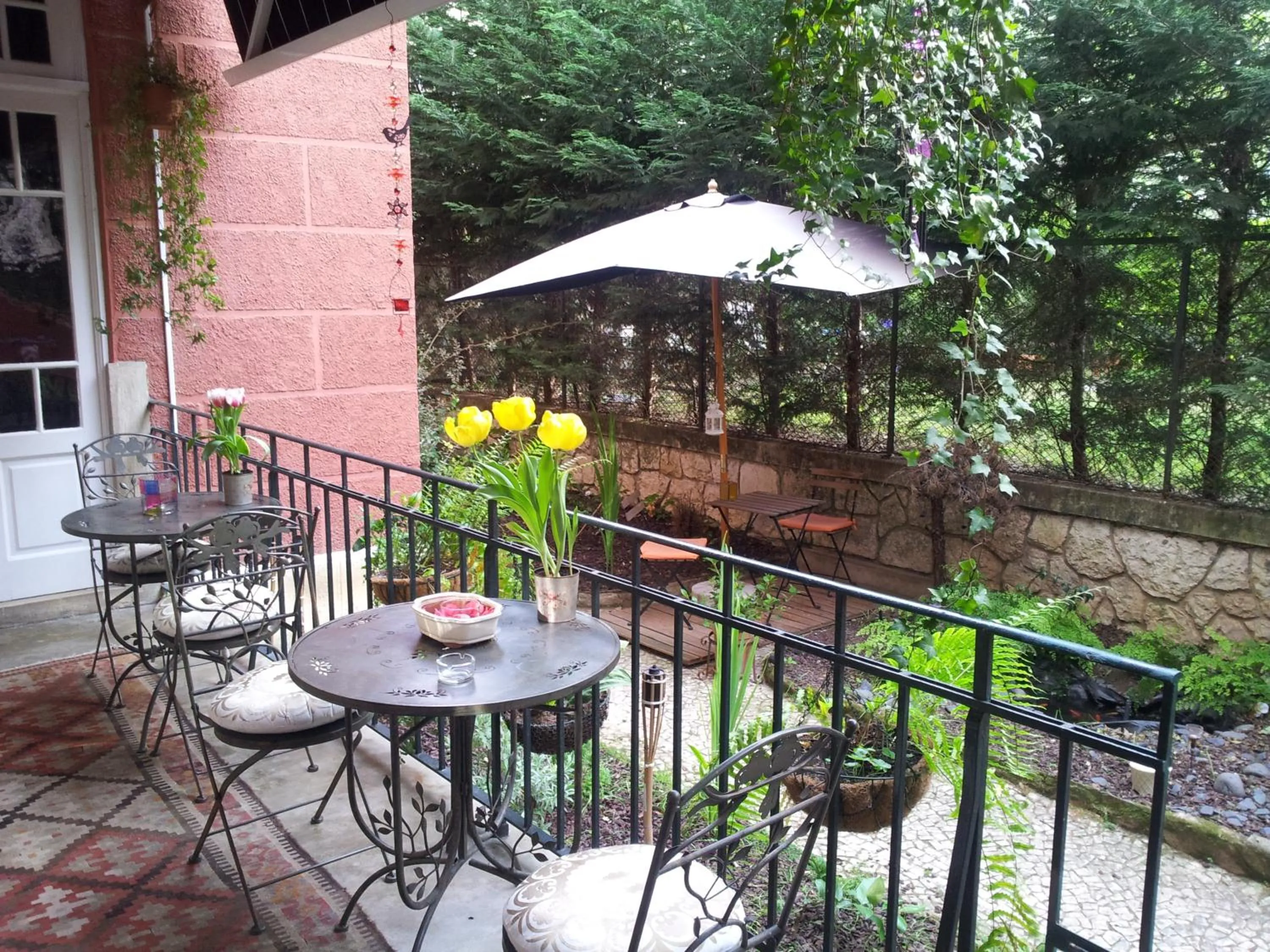 Garden in Whatever Art B&B