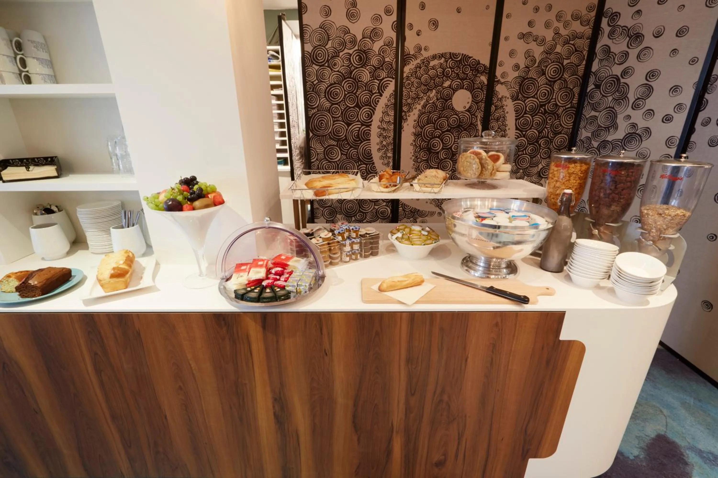 Breakfast in Hotel Kyriad and Spa Reims centre