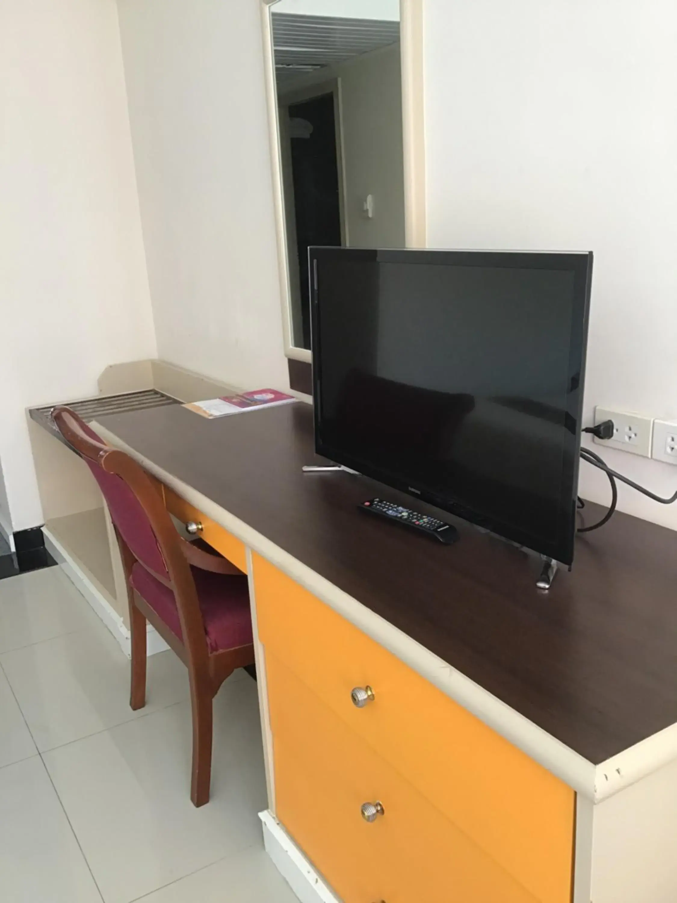 Large Double or Twin Room in Tonkoon Hotel Large Double or Twin Room in Tonkoon Hotel