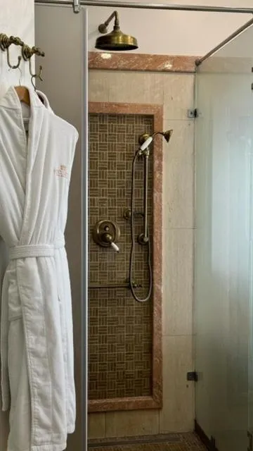 Shower in Boutique Hotel Portofino