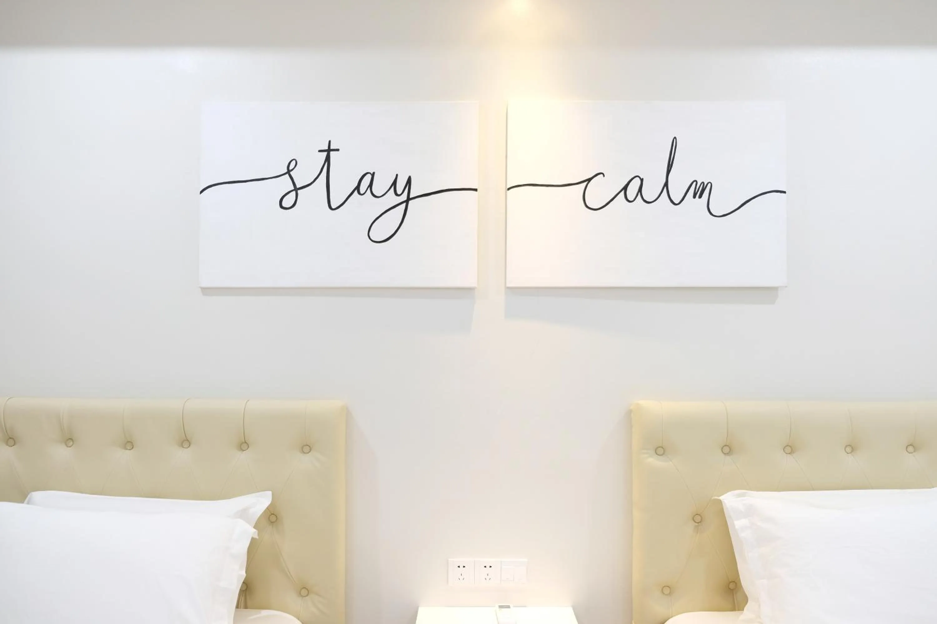 Bed in Hampton Suites