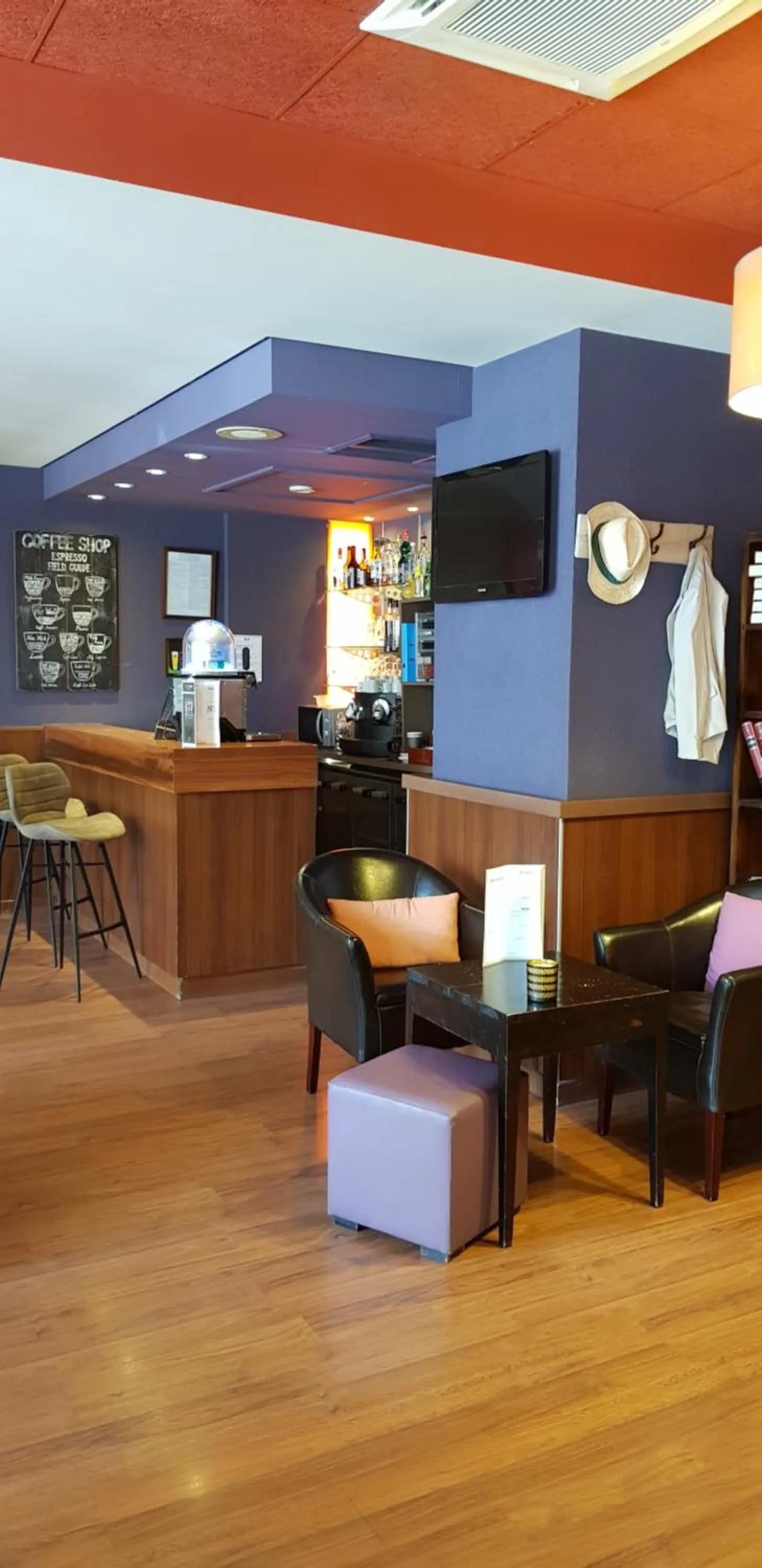 Lounge or bar in ibis Annemasse-Genève