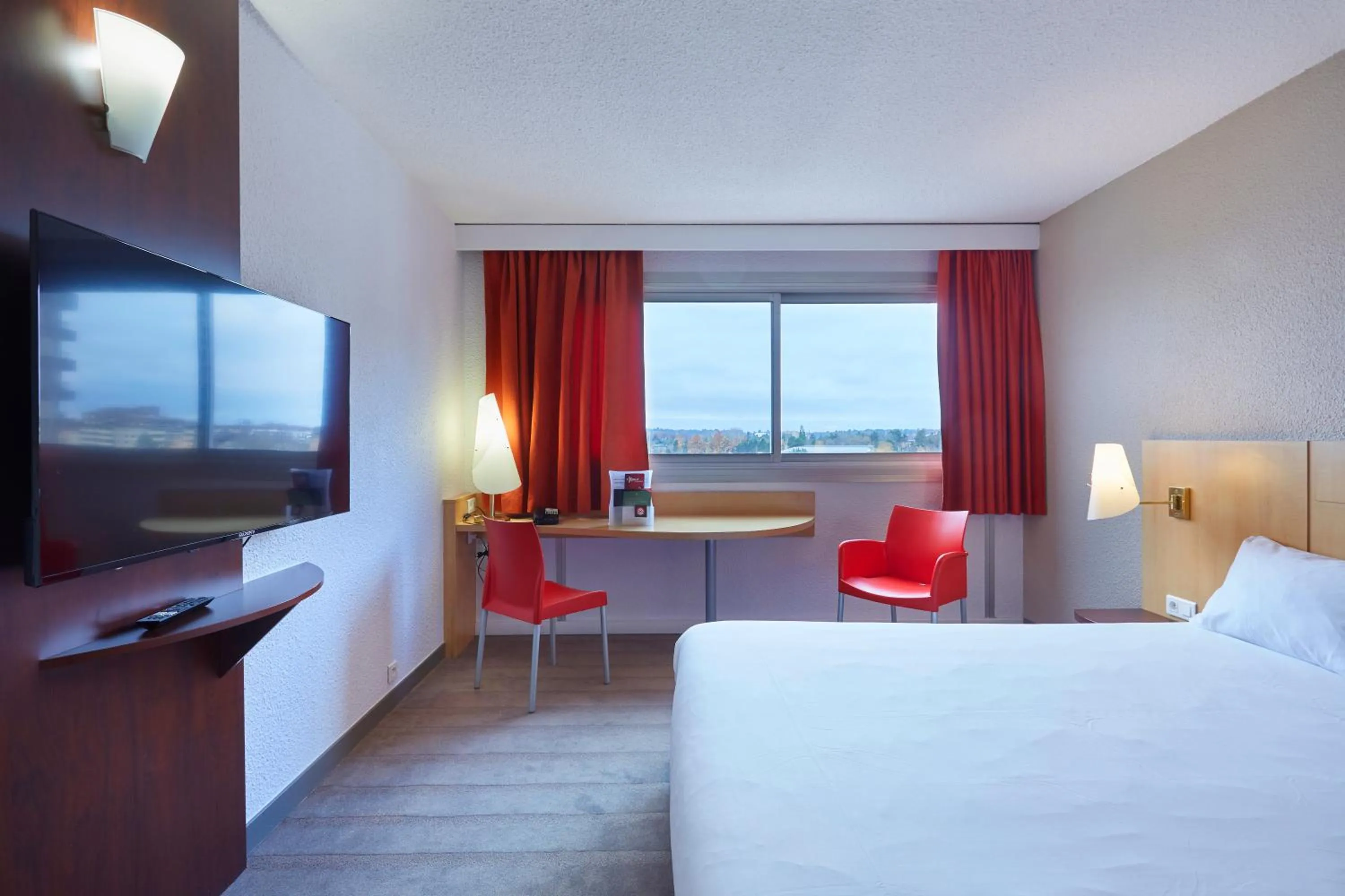 Bed in ibis Annemasse-Genève