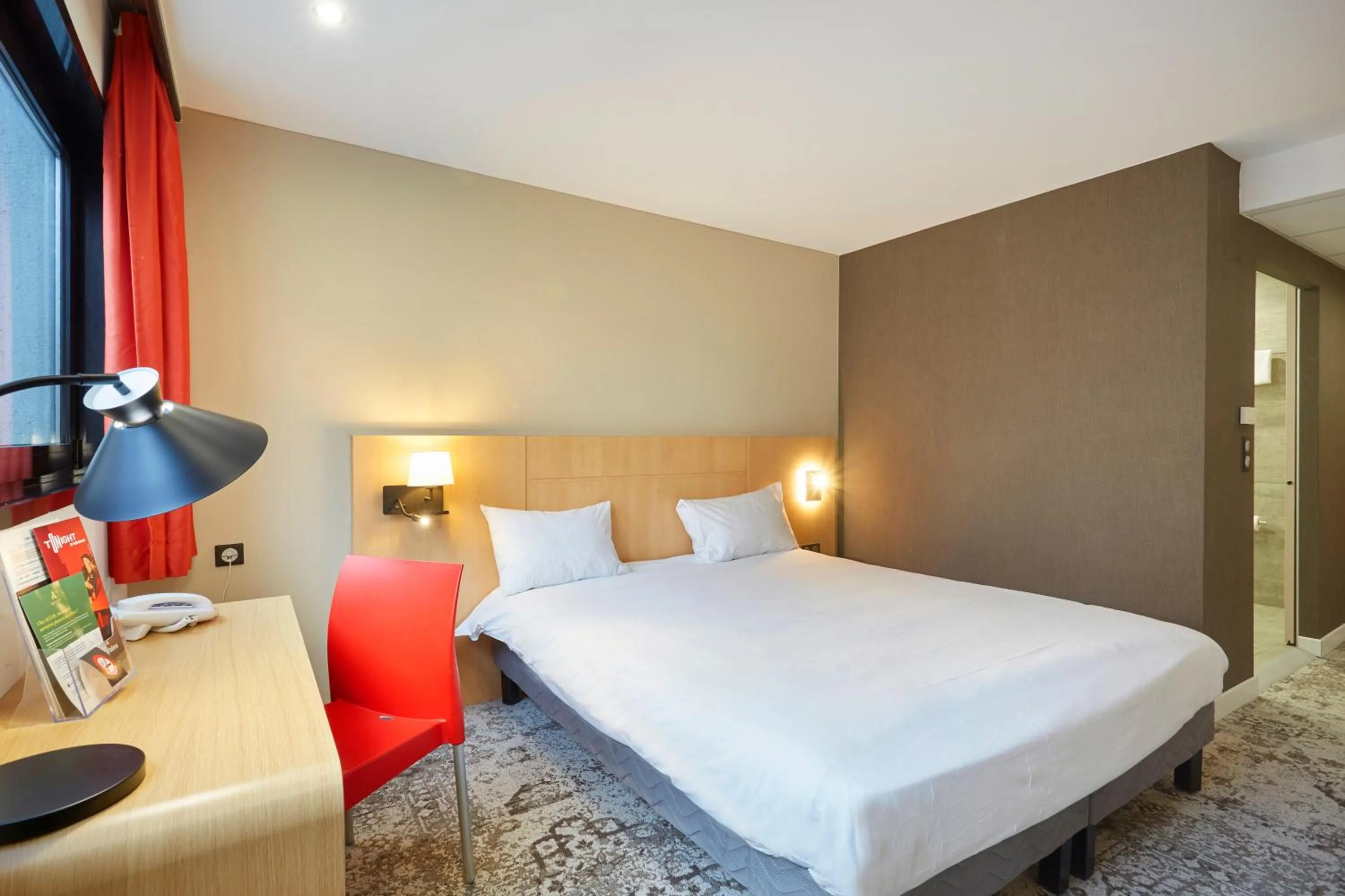 Bed in ibis Annemasse-Genève