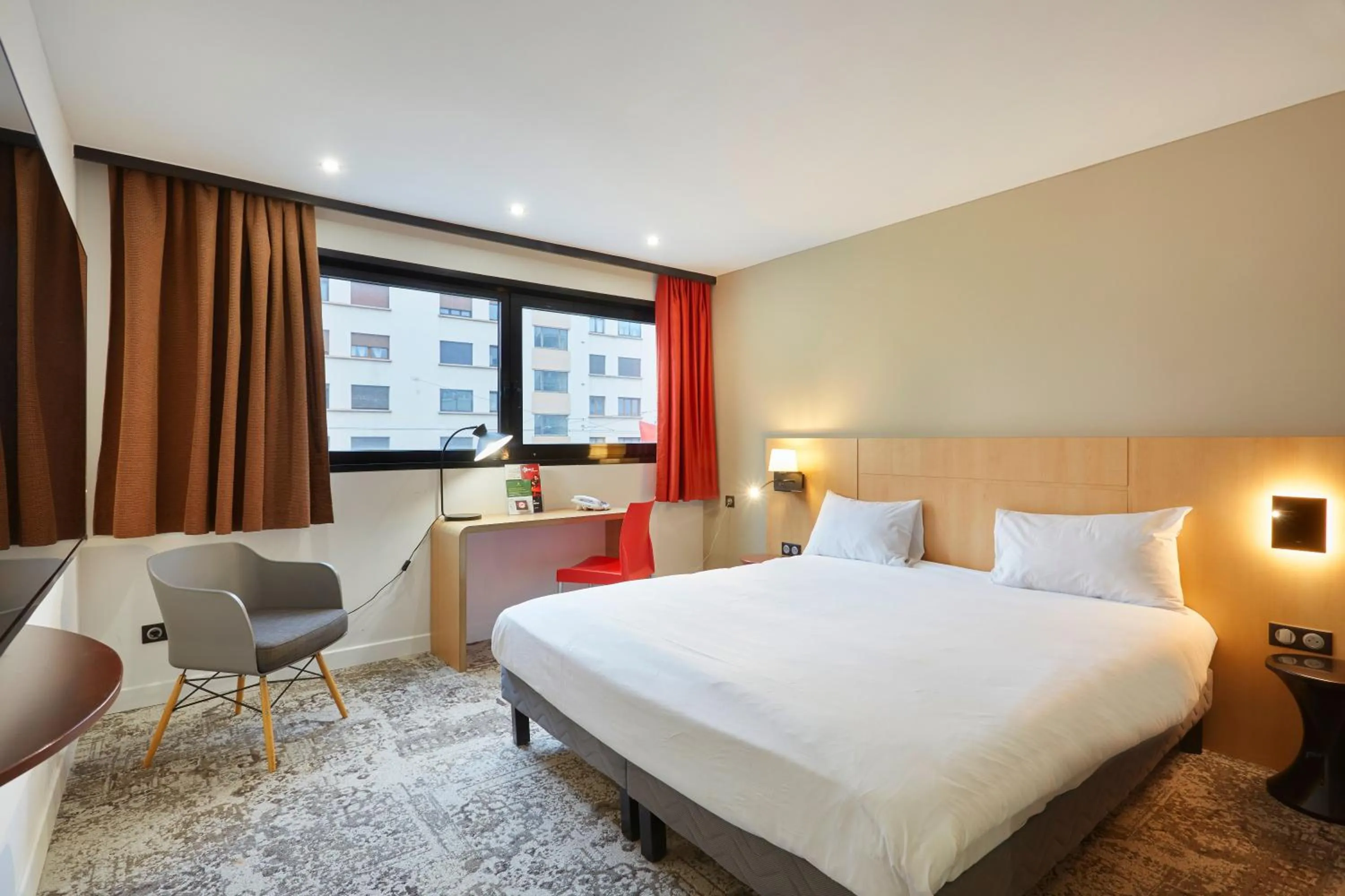 Bed in ibis Annemasse-Genève