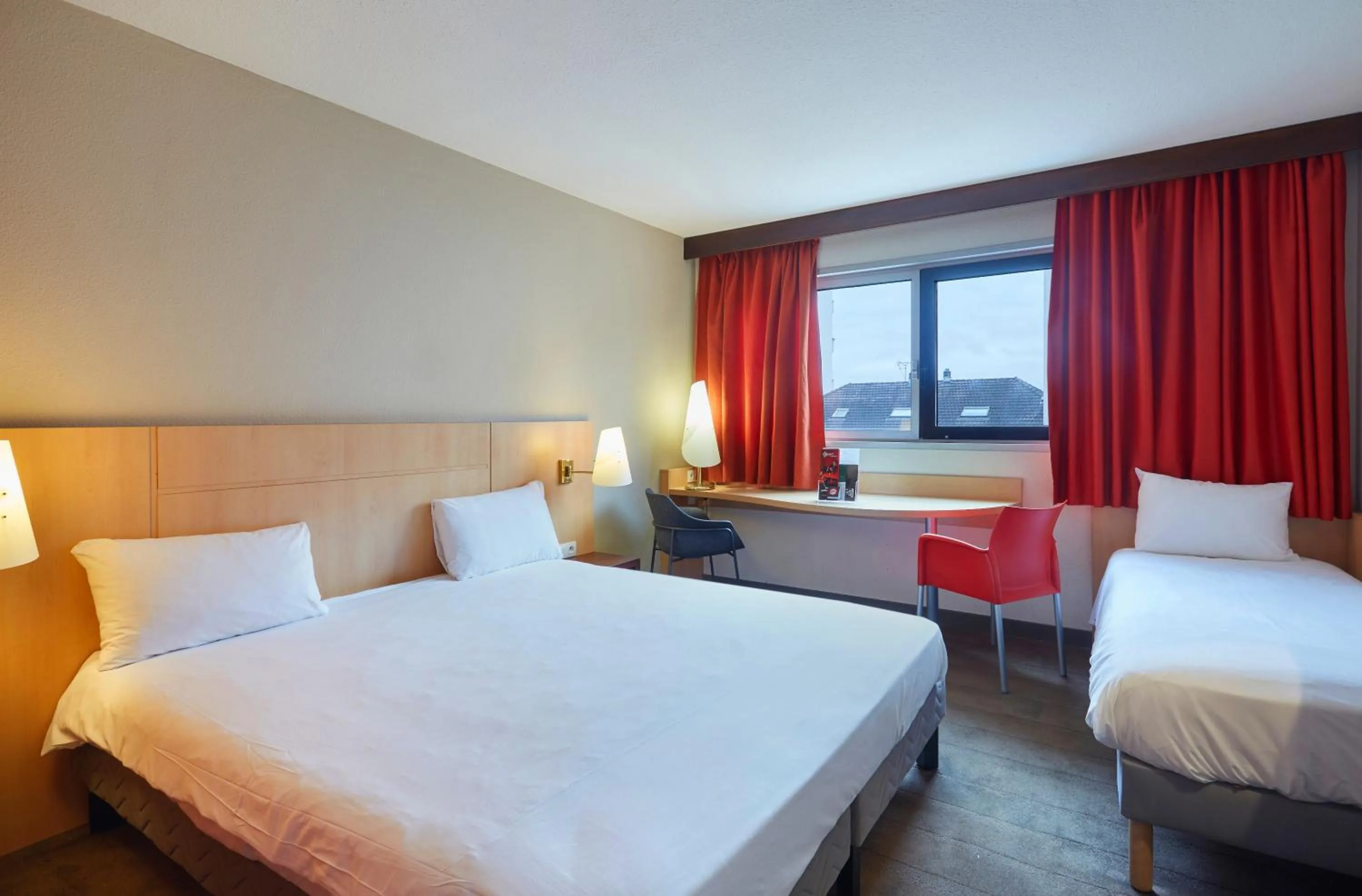 Bed in ibis Annemasse-Genève