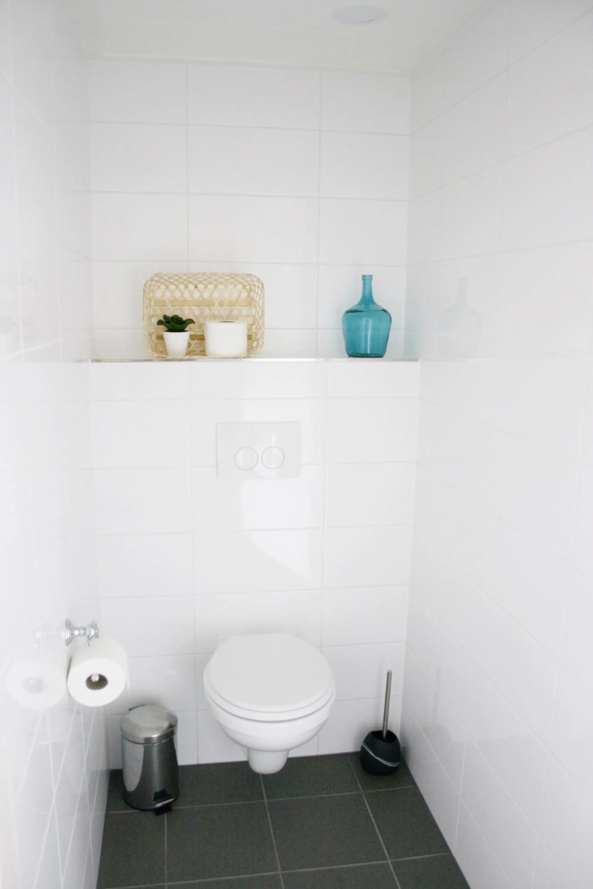 Toilet in Sfeervol Appartement Het Knooppunt