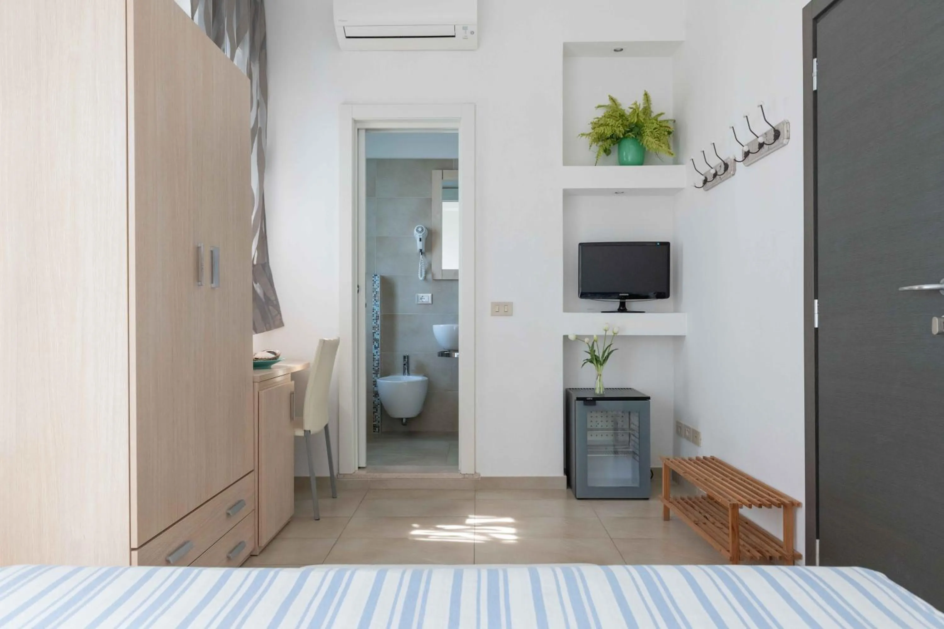 Bathroom, Bed in Hotel Smart Cervia B&B