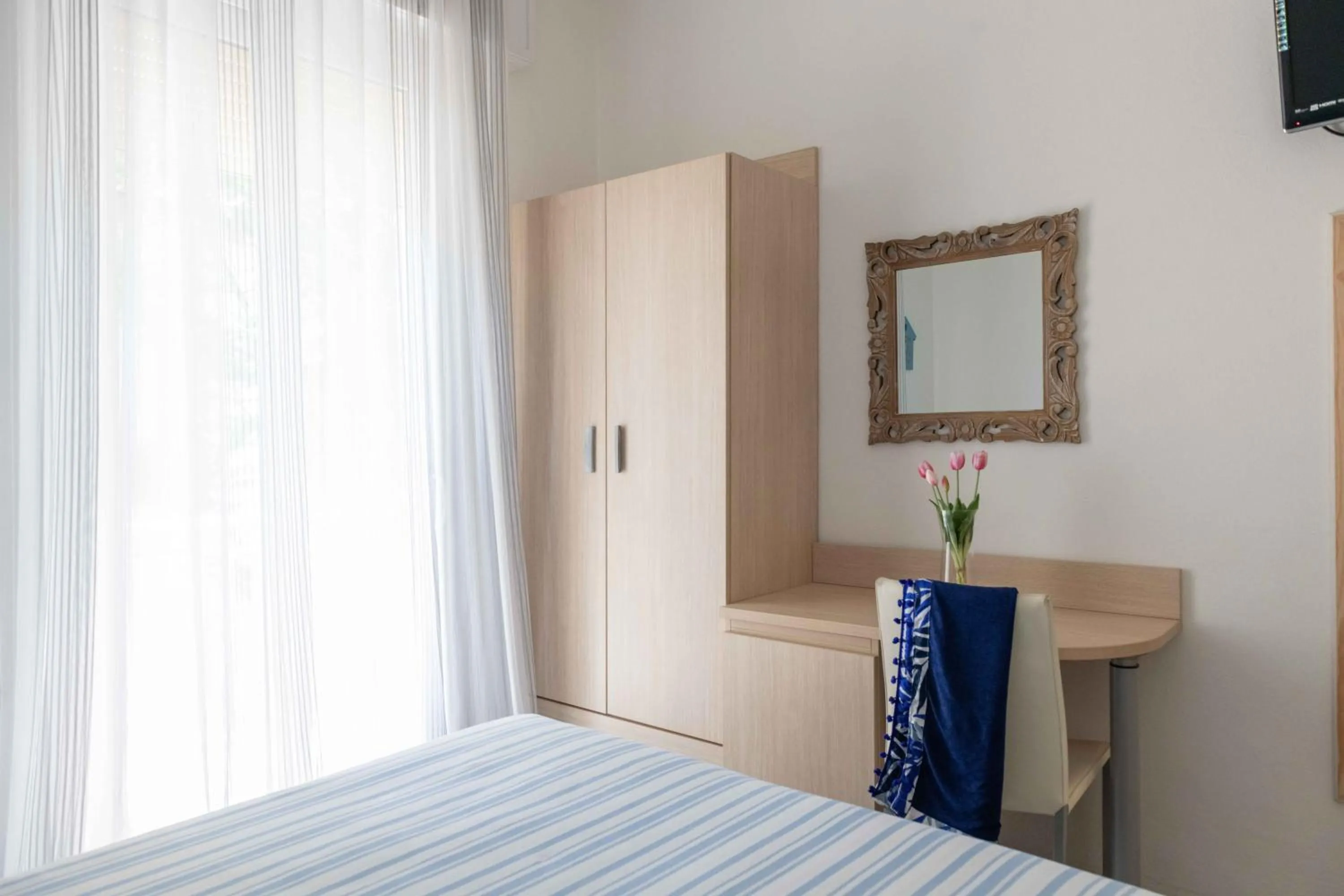 TV and multimedia, Bed in Hotel Smart Cervia B&B