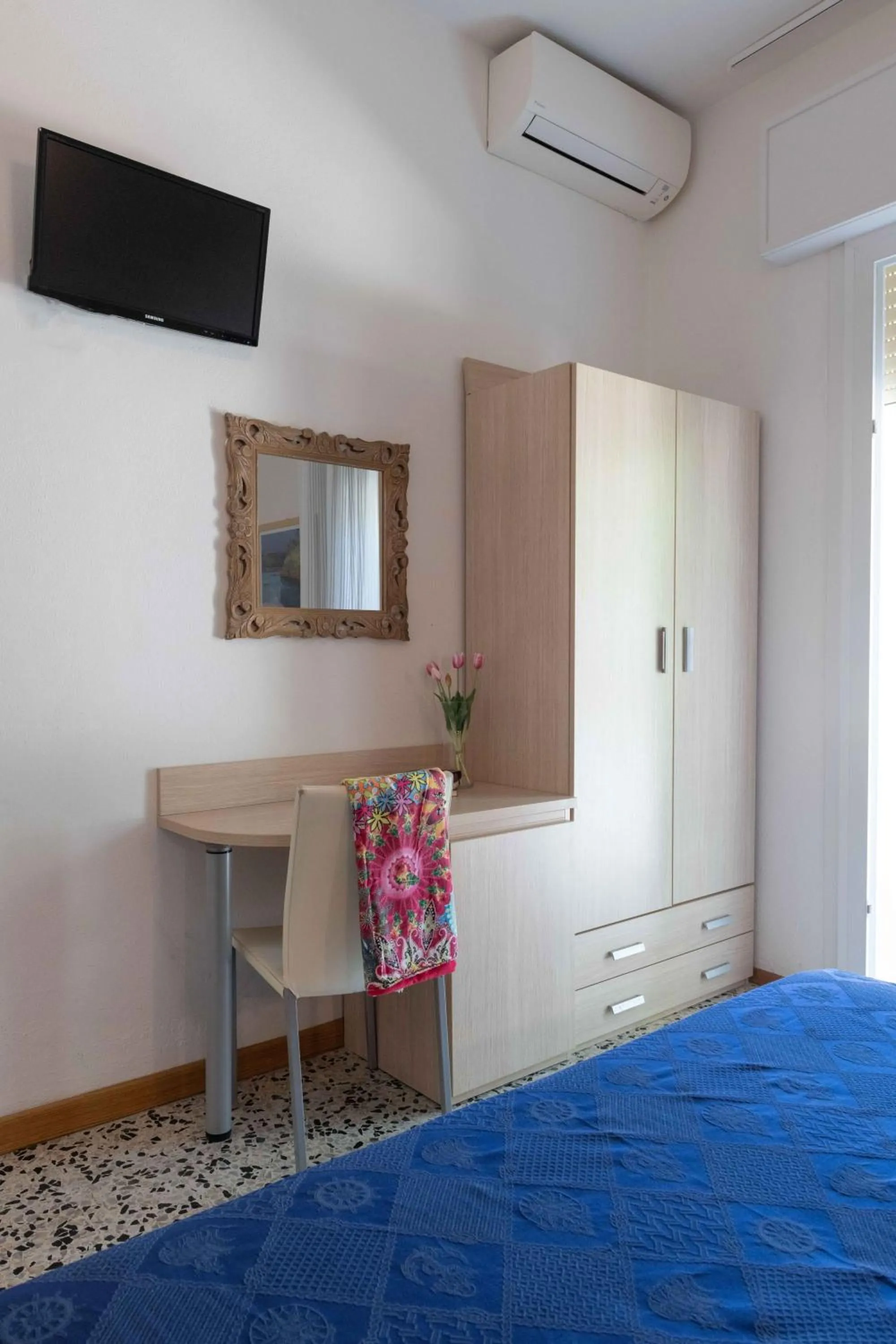 Bed in Hotel Smart Cervia B&B
