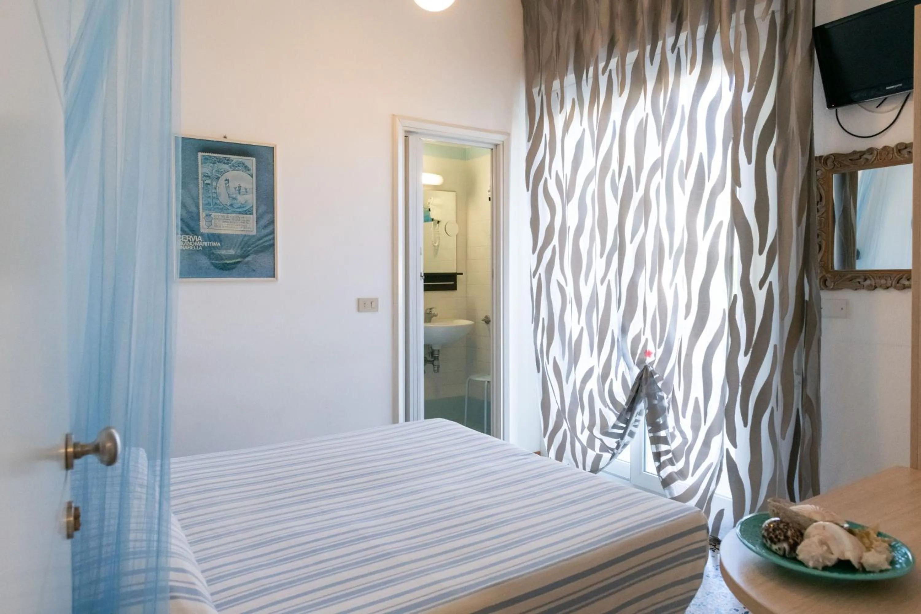 Bed in Hotel Smart Cervia B&B
