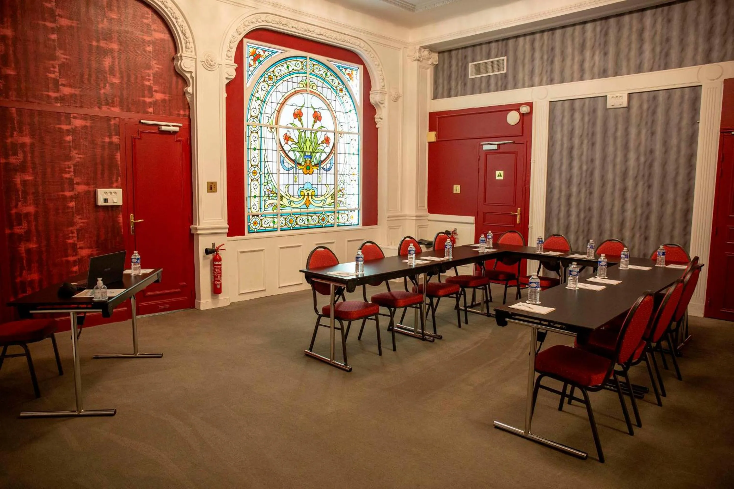 Meeting/conference room in Grand Hôtel du Midi Montpellier - Opéra Comédie
