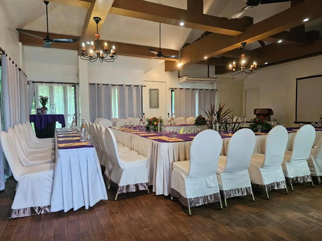 Meeting/conference room in Nataya Round House Coral Bay Resort