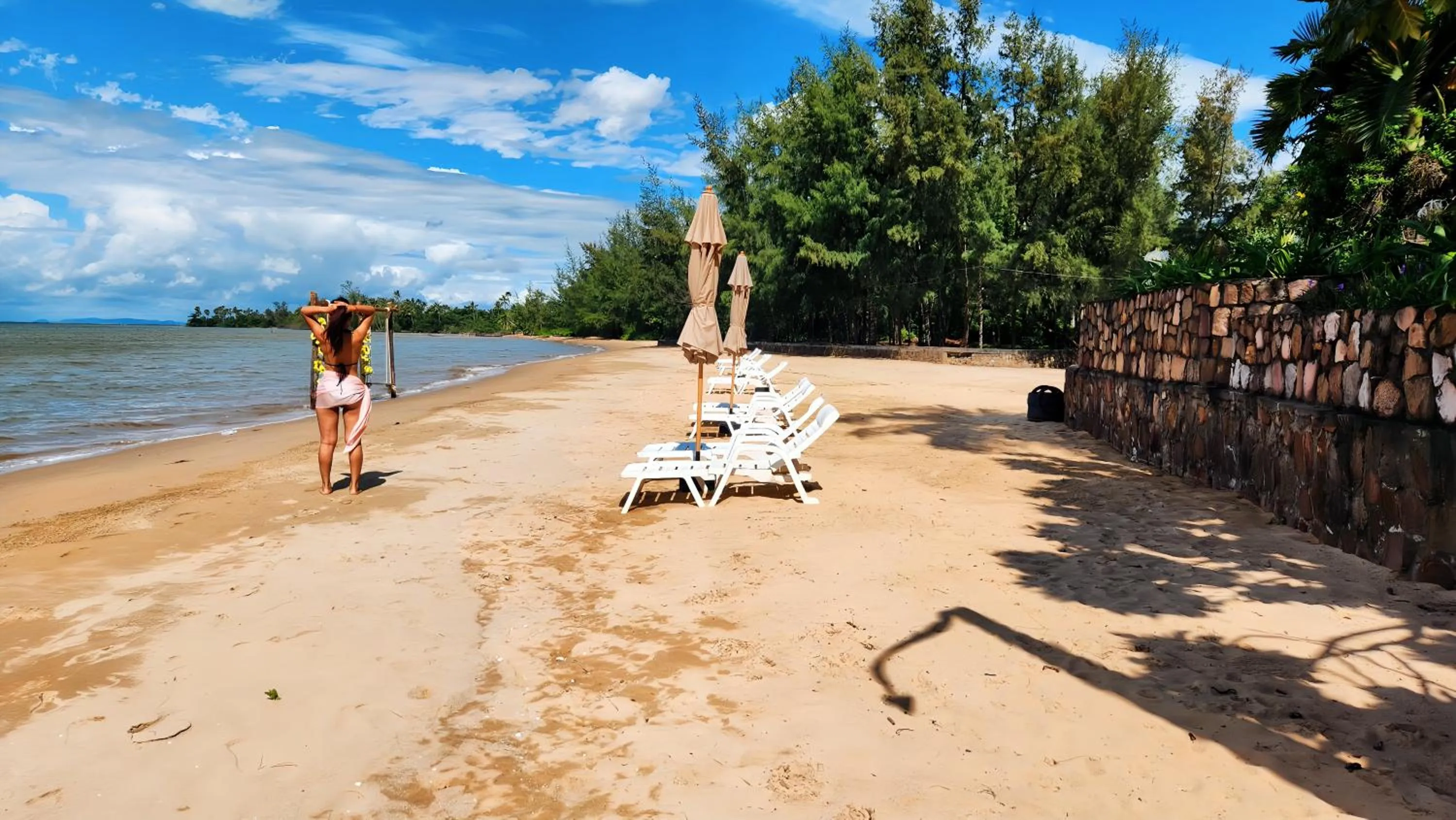 Beach in Nataya Round House Coral Bay Resort