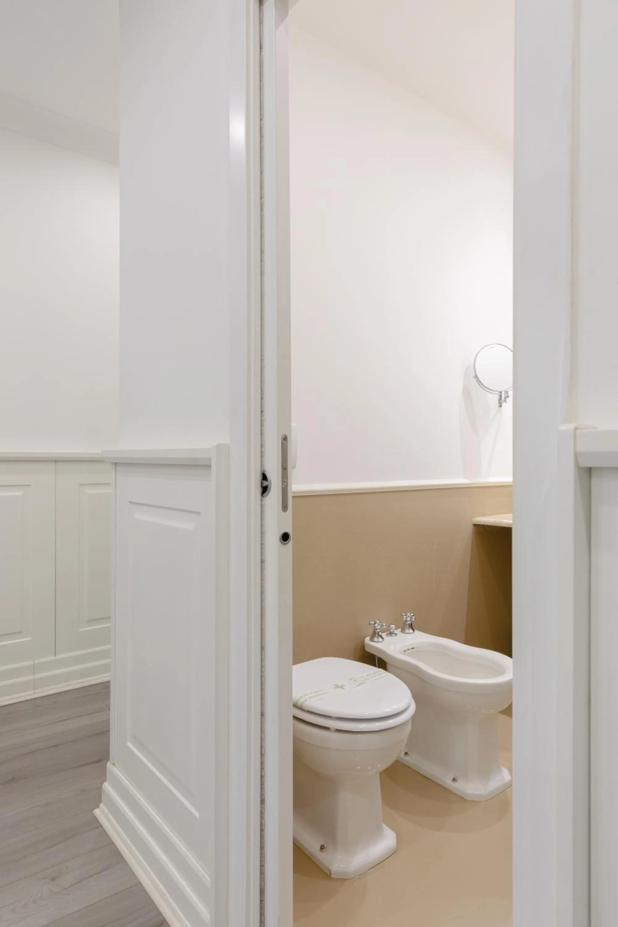 Toilet in Relais Roma Centro