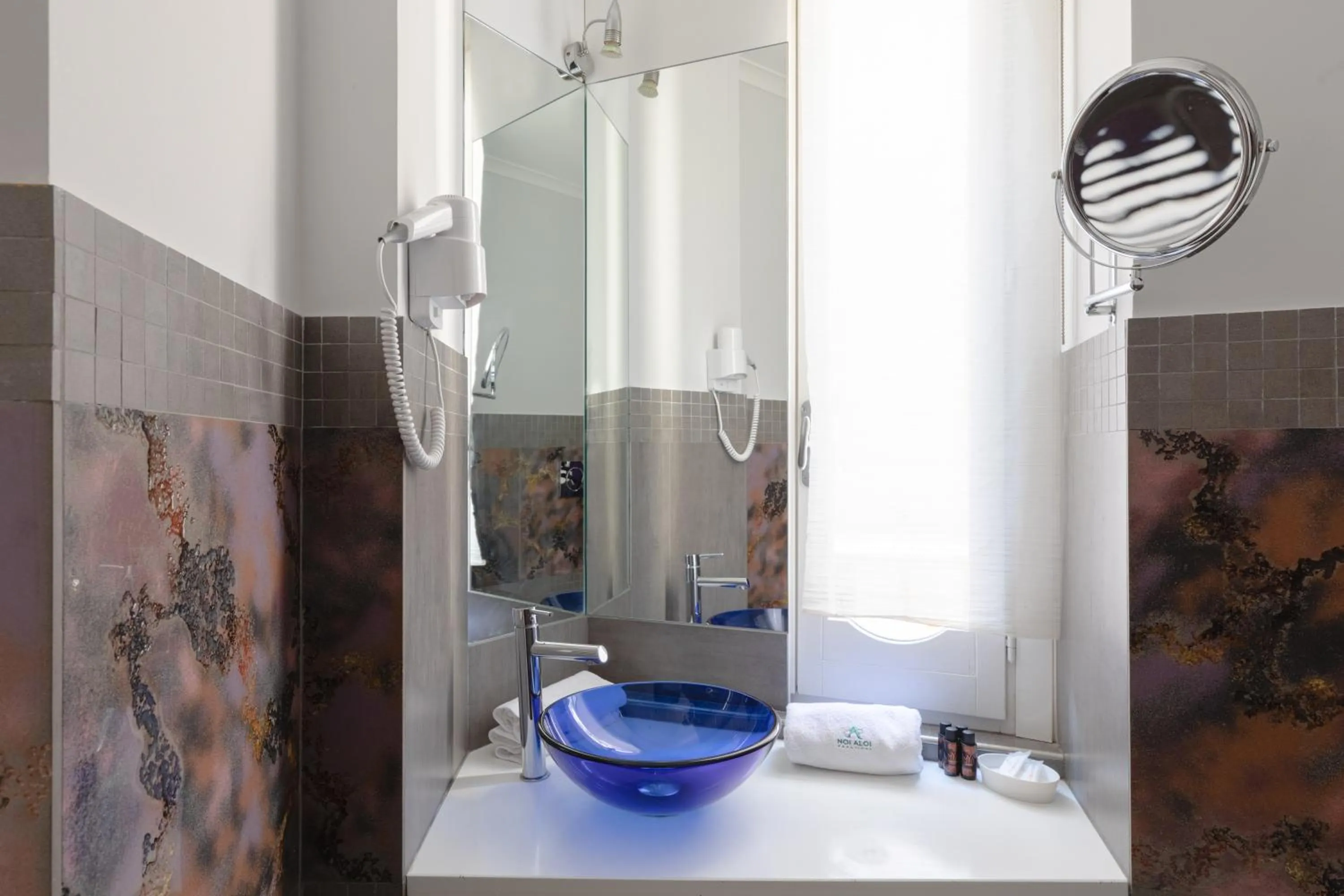 Shower in Relais Roma Centro