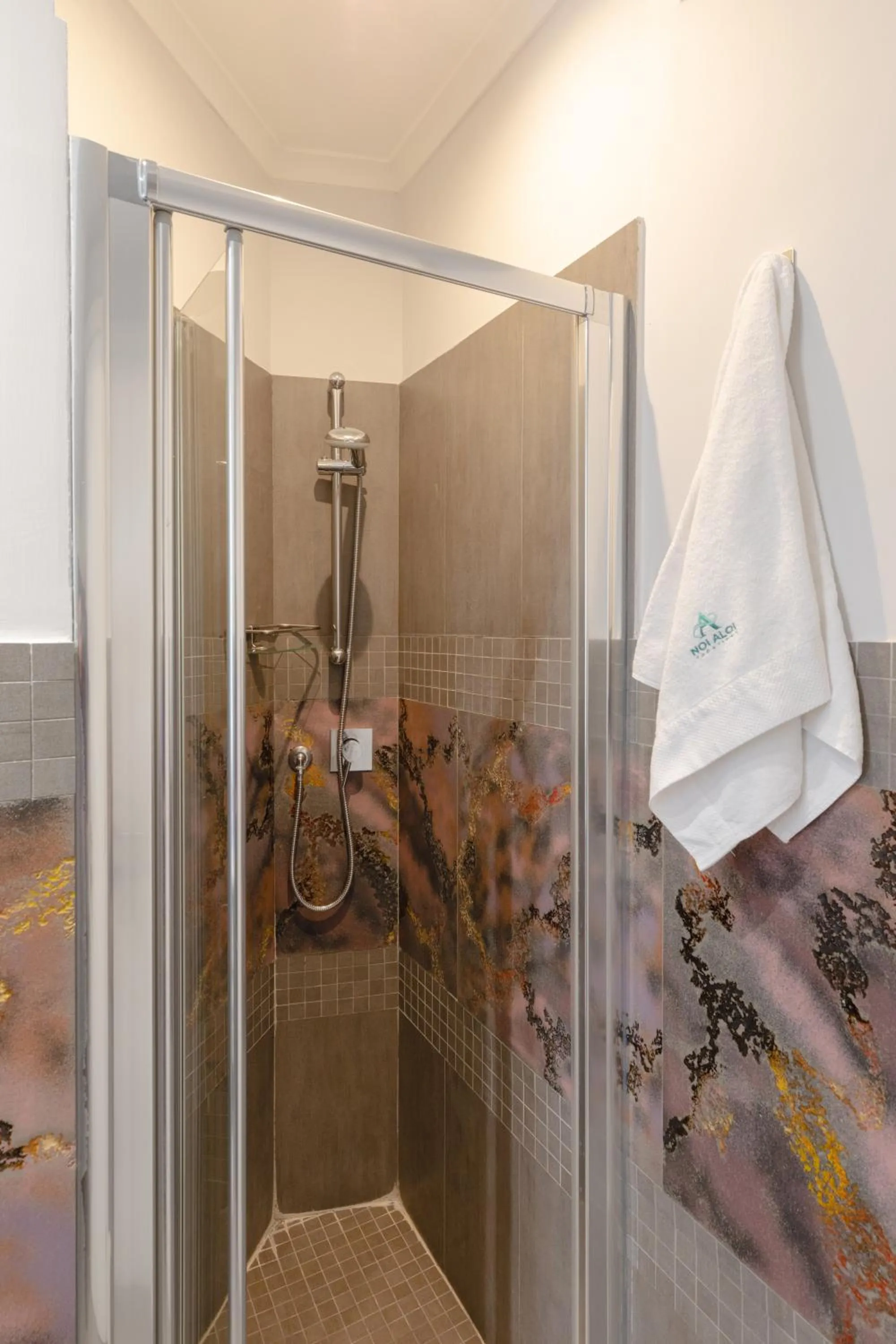 Shower in Relais Roma Centro