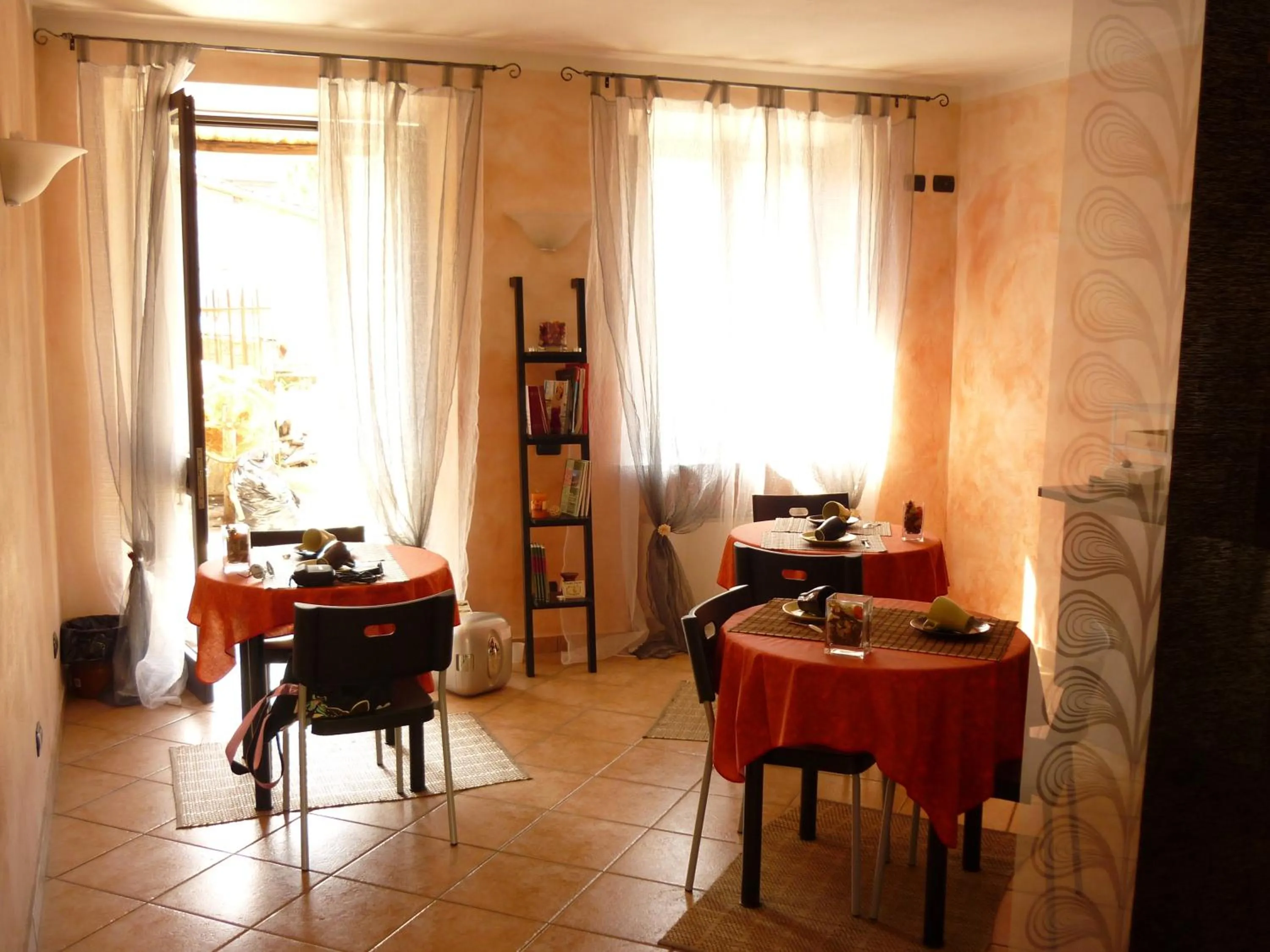 Restaurant/places to eat in Antica Corte