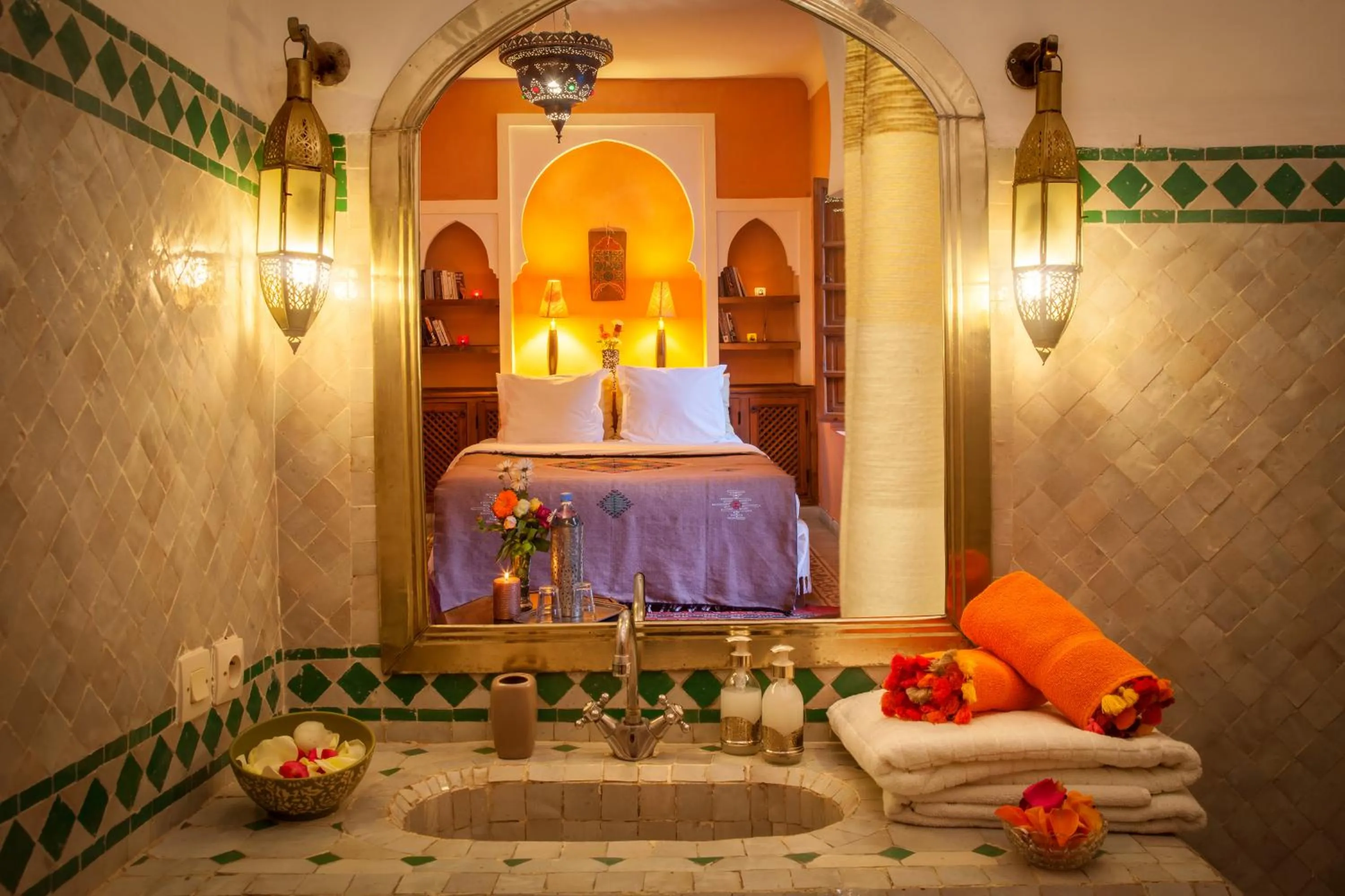 Decorative detail, Bed in Riad Sable Chaud
