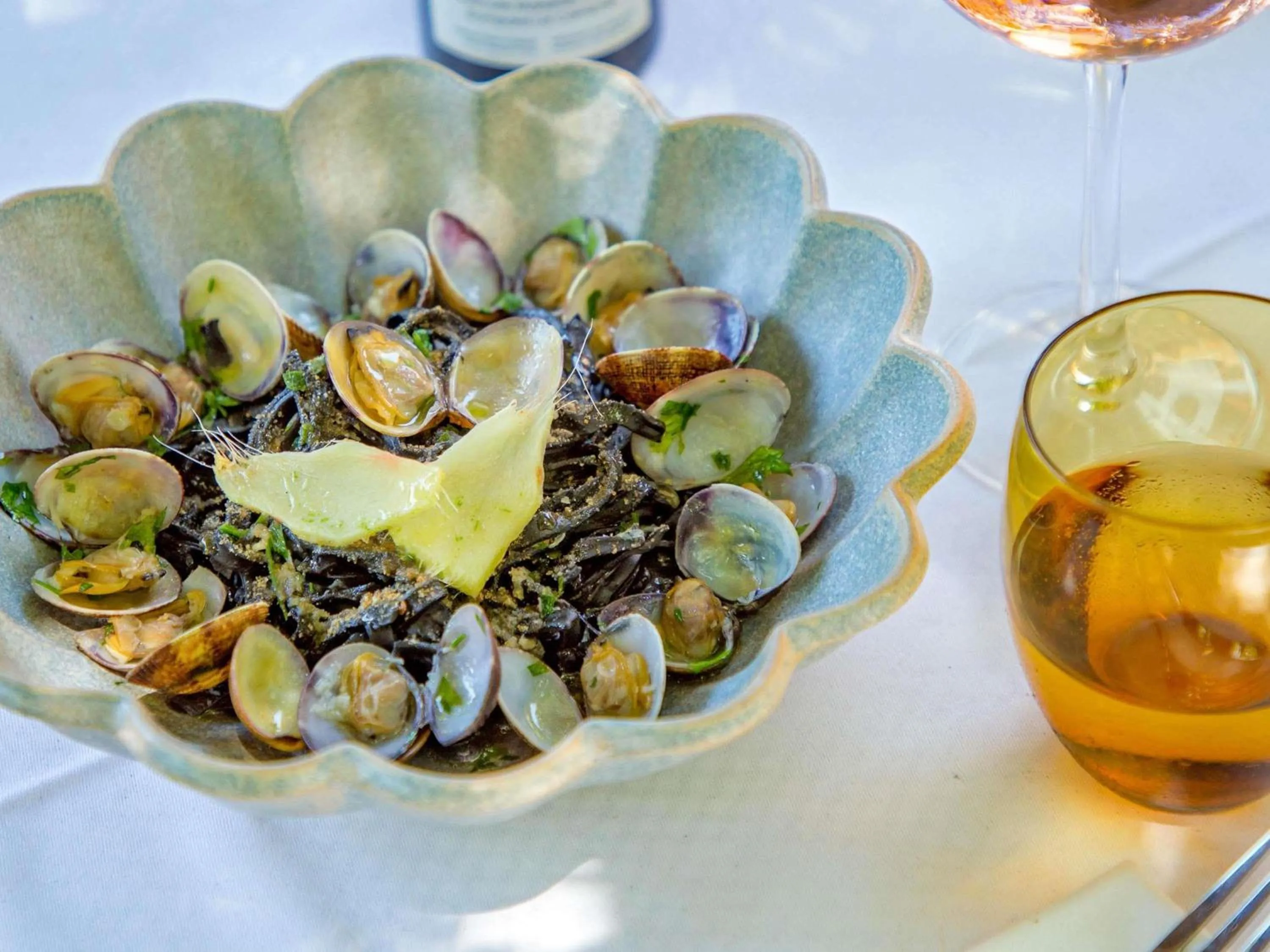 Restaurant/places to eat in Mercure Marseille Centre Bompard La Corniche