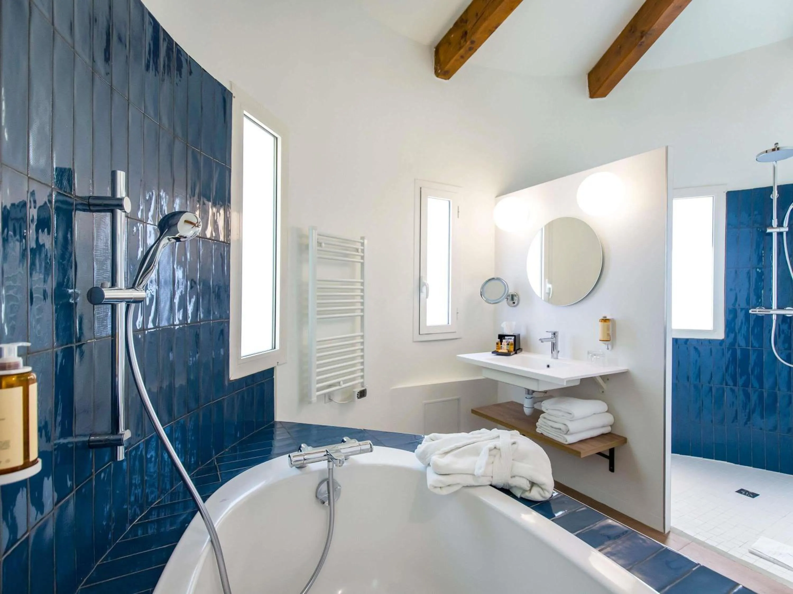 Bedroom in Mercure Marseille Centre Bompard La Corniche