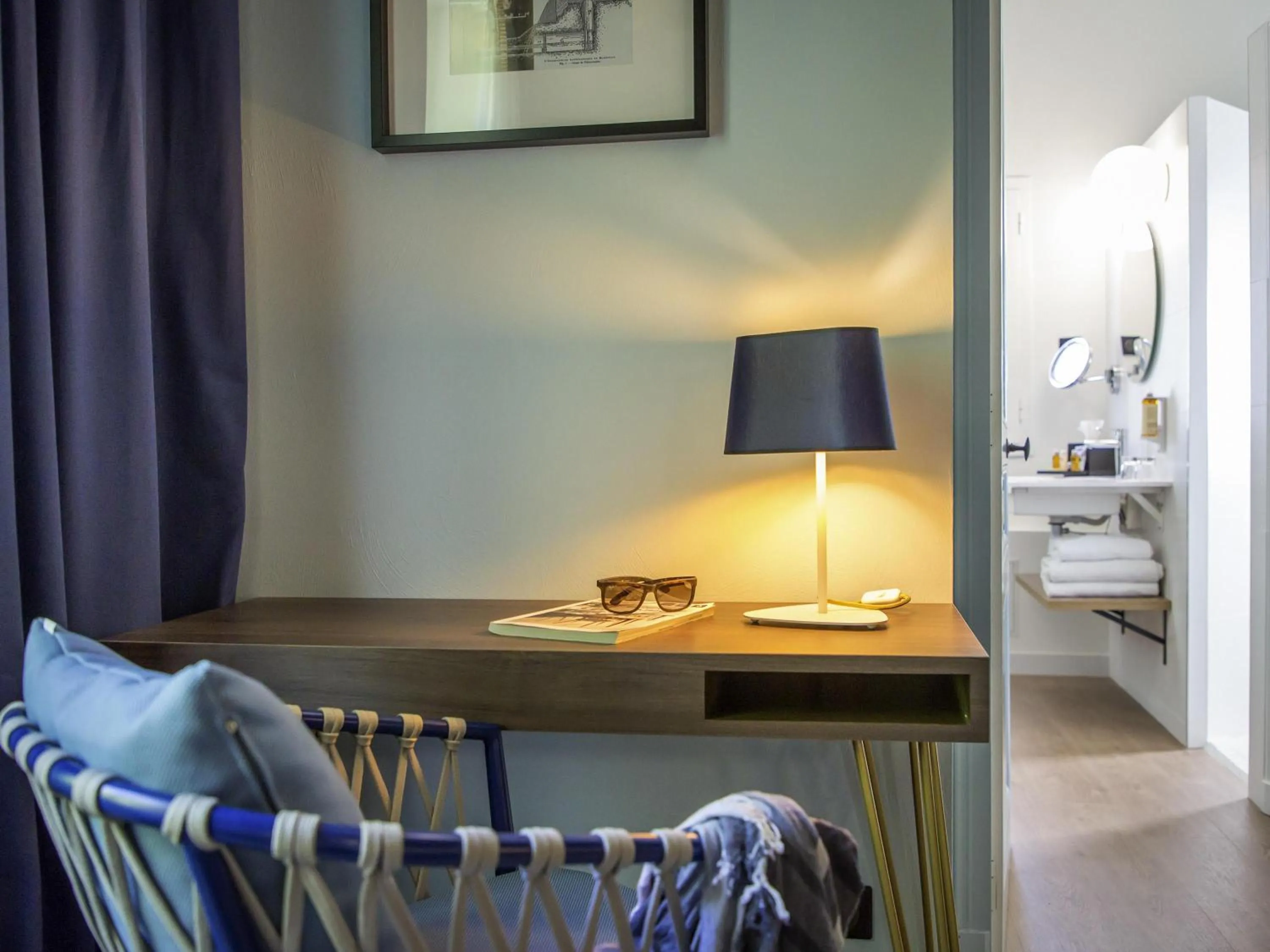 Bedroom, Bed in Mercure Marseille Centre Bompard La Corniche