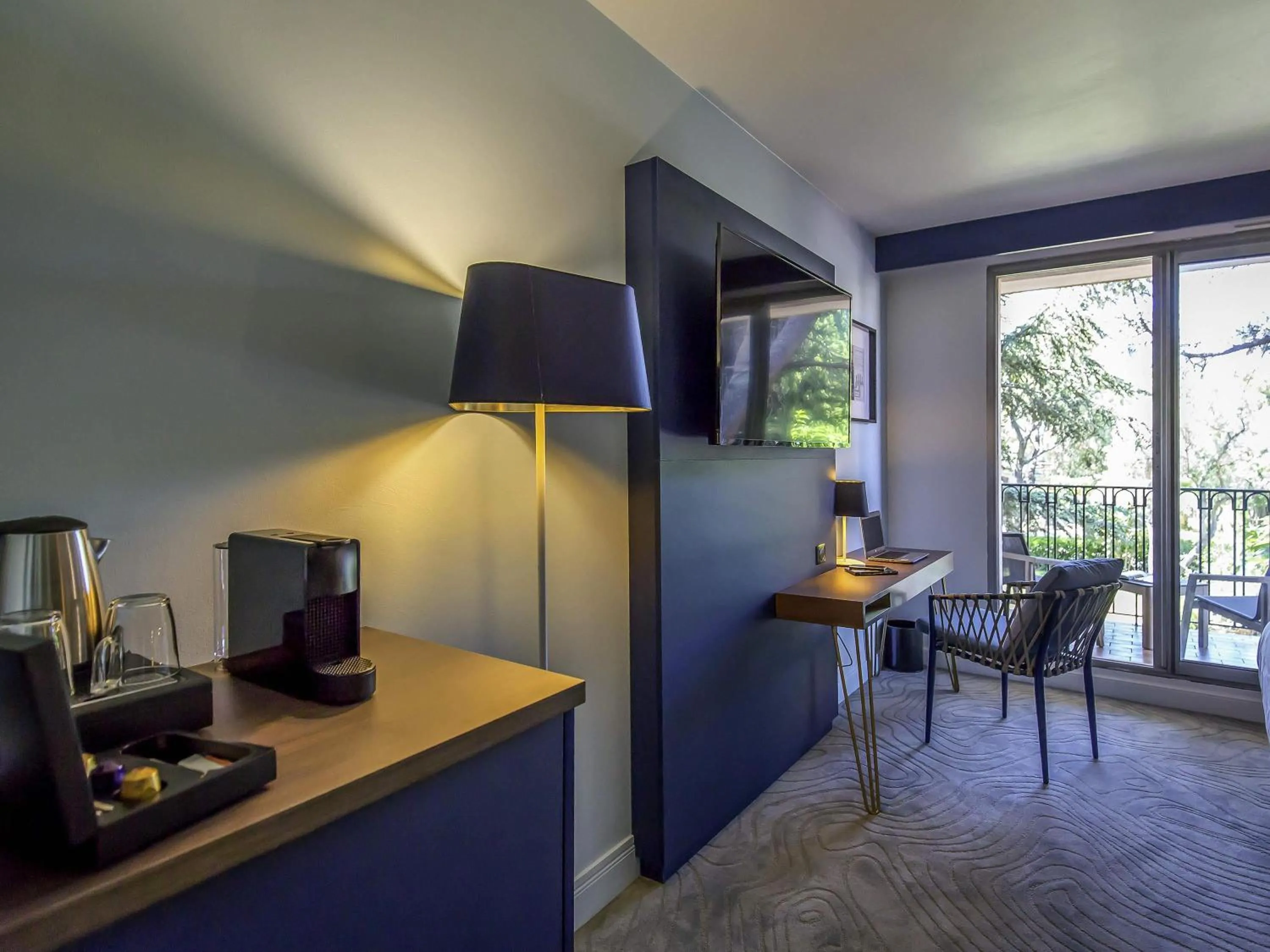 Bedroom in Mercure Marseille Centre Bompard La Corniche