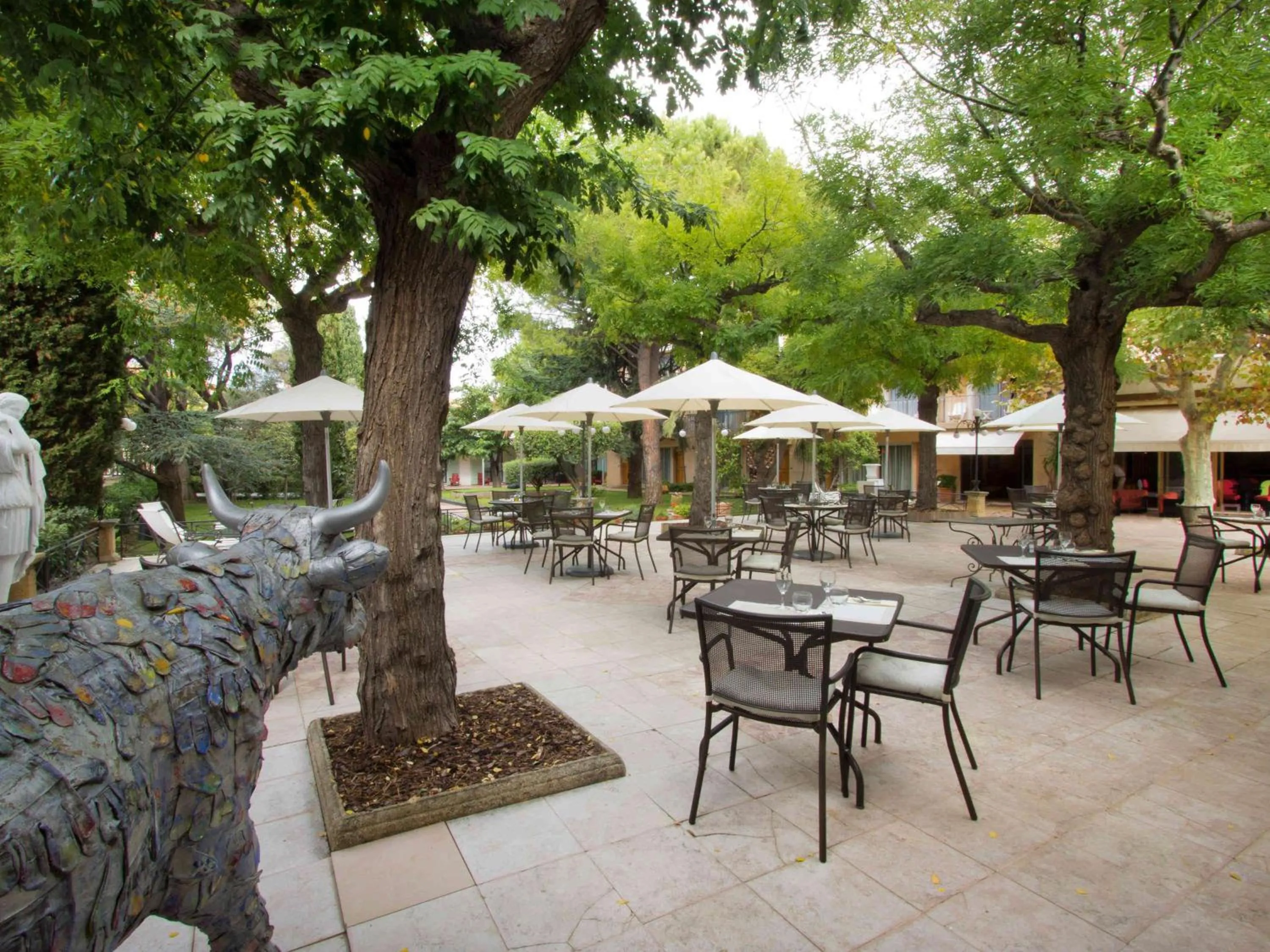 Restaurant/places to eat in Mercure Marseille Centre Bompard La Corniche