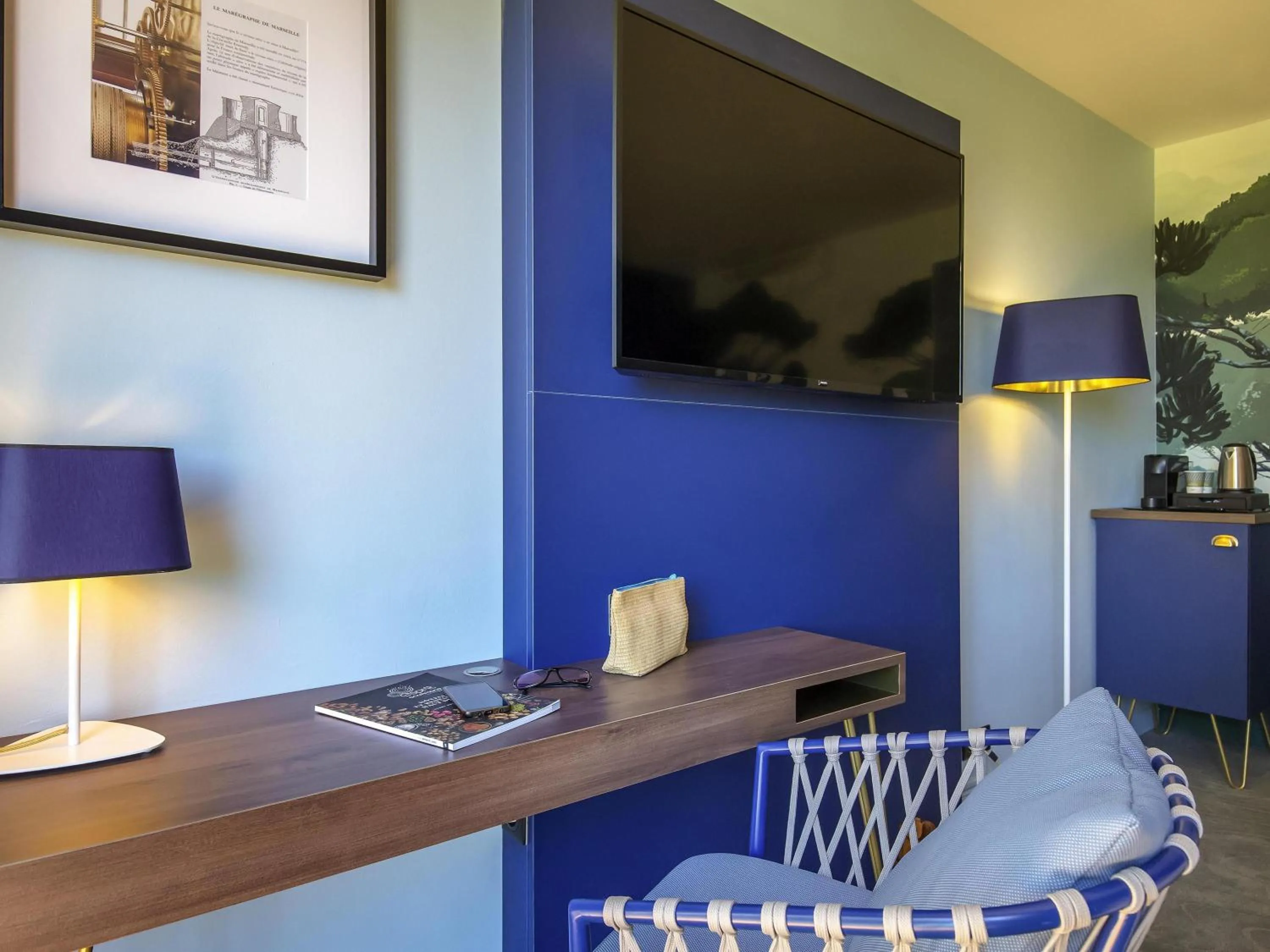 Bedroom in Mercure Marseille Centre Bompard La Corniche