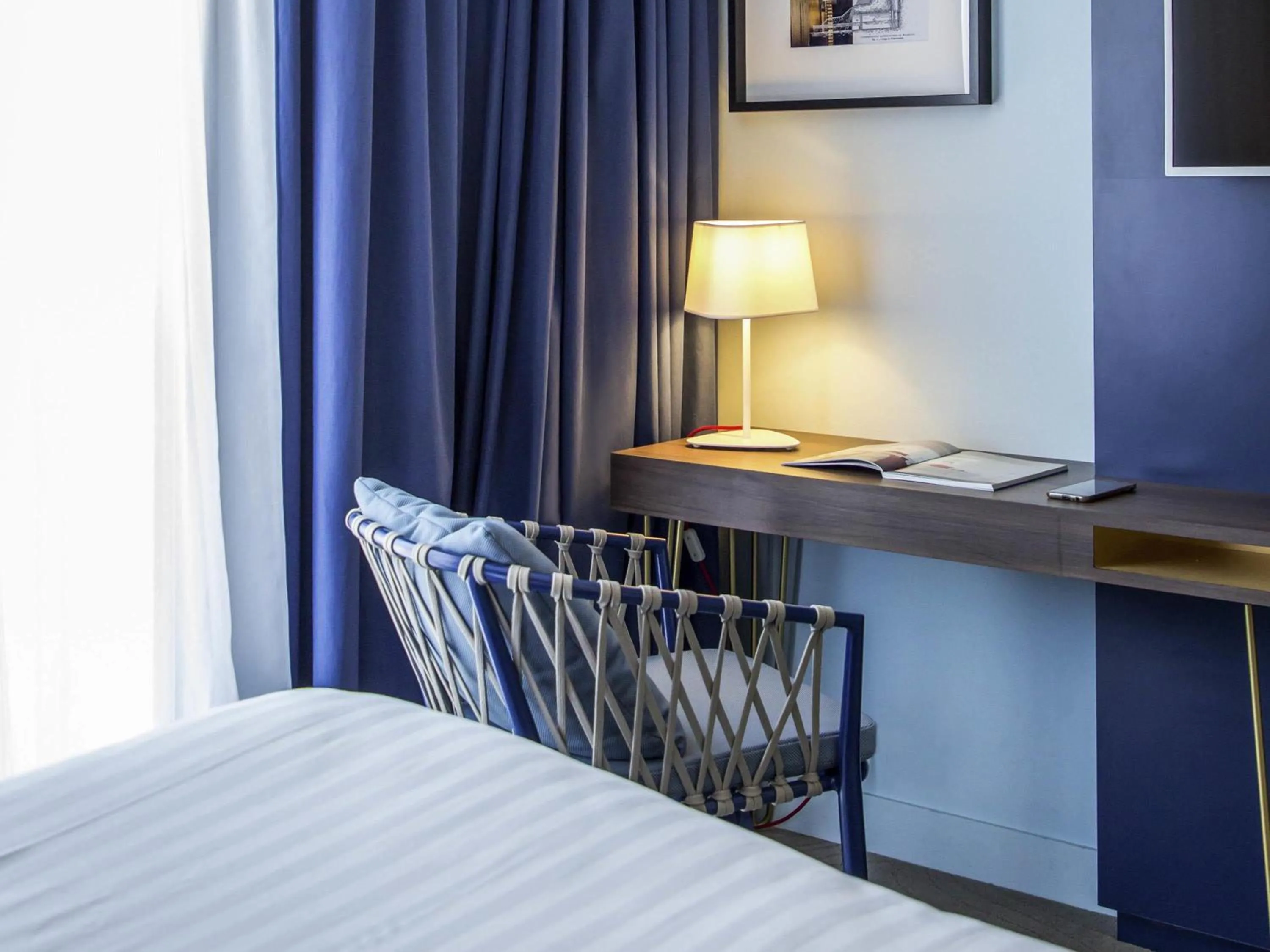 Bedroom, Bed in Mercure Marseille Centre Bompard La Corniche