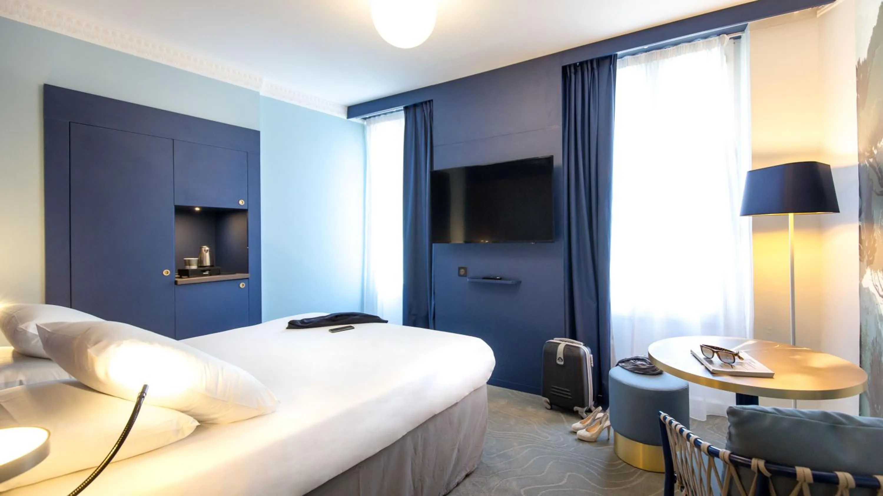 Photo of the whole room, Bed in Mercure Marseille Centre Bompard La Corniche