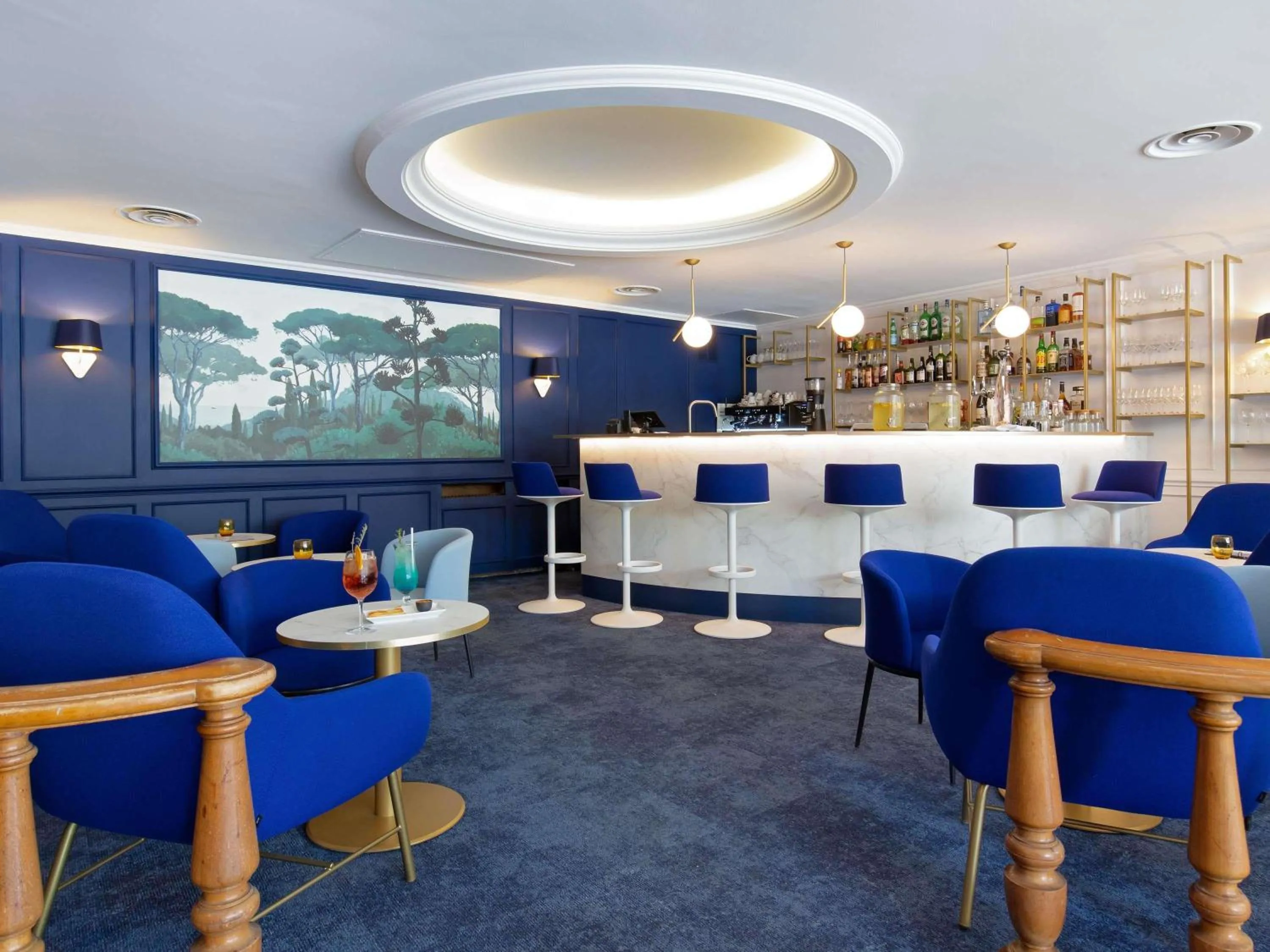 Lounge or bar in Mercure Marseille Centre Bompard La Corniche